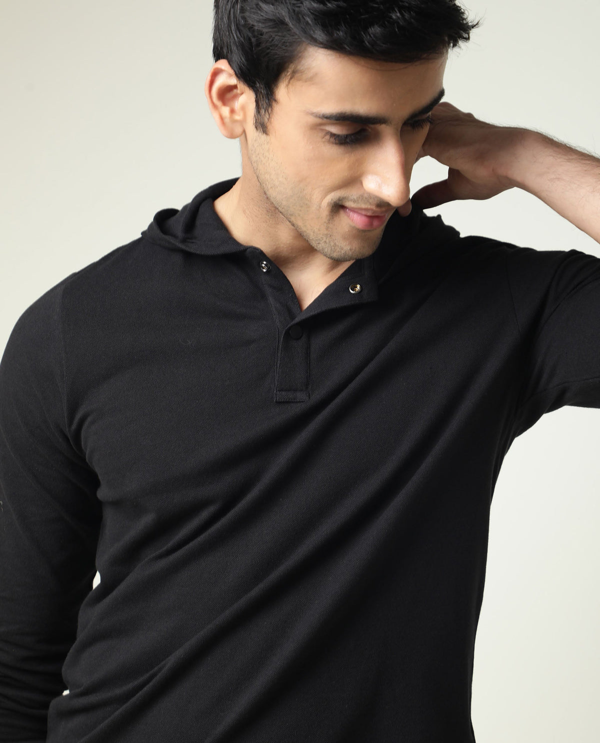 RARE RABBIT HOOD PRIMARY BLACK POLO COTTON FABRIC SHORT SLEEVE V-NECK SLIM FIT