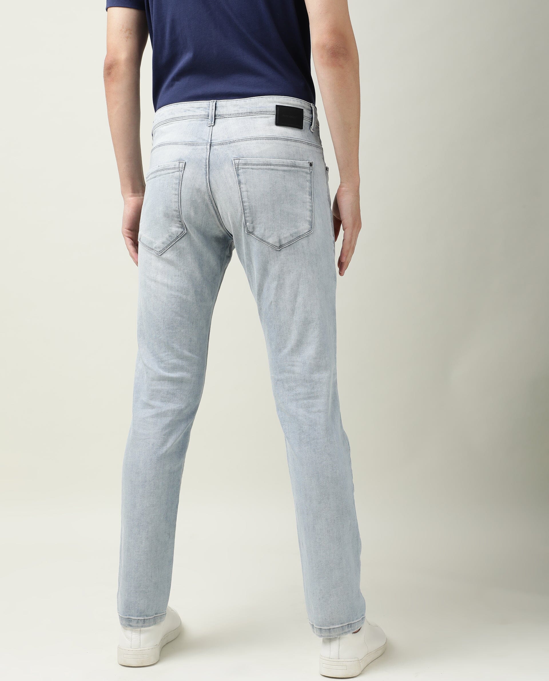 Rare Rabbit Men's Dallas Light Blue Ice Wash Mid-Rise Regular Fit Jeans