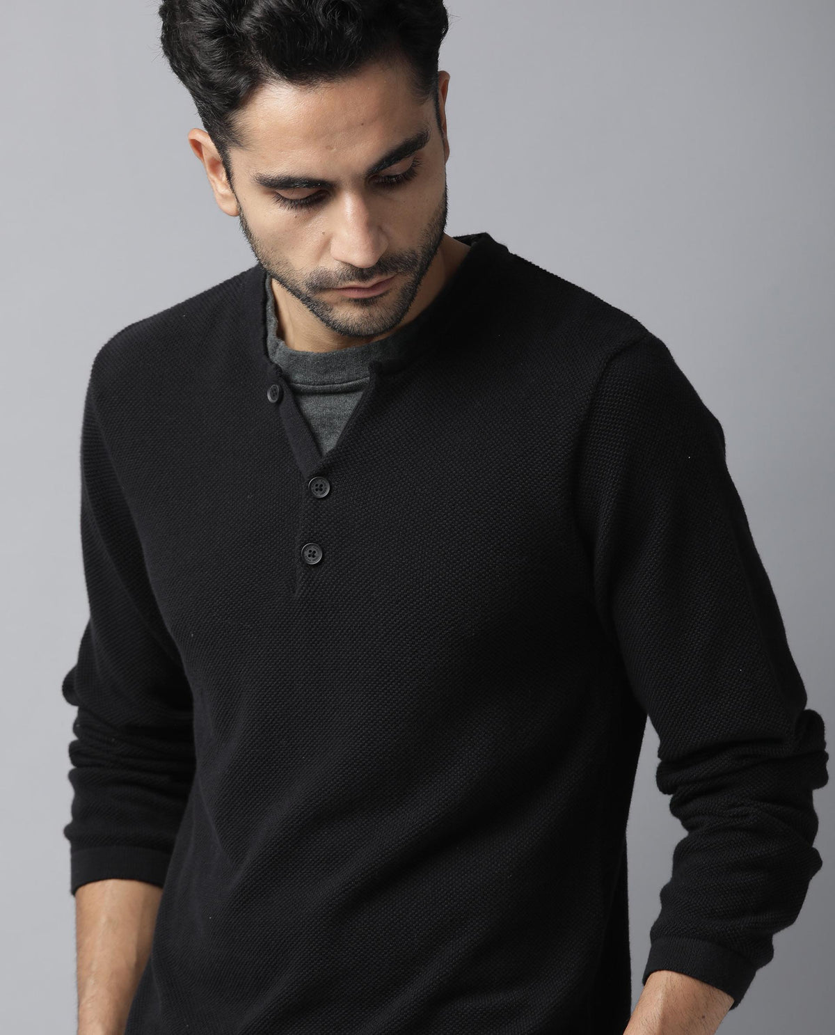 RARE RABBIT JWELL PRIMARY BLACK PULLOVER COTTON FABRIC FULL SLEEVE ROUND NECK SLIM FIT