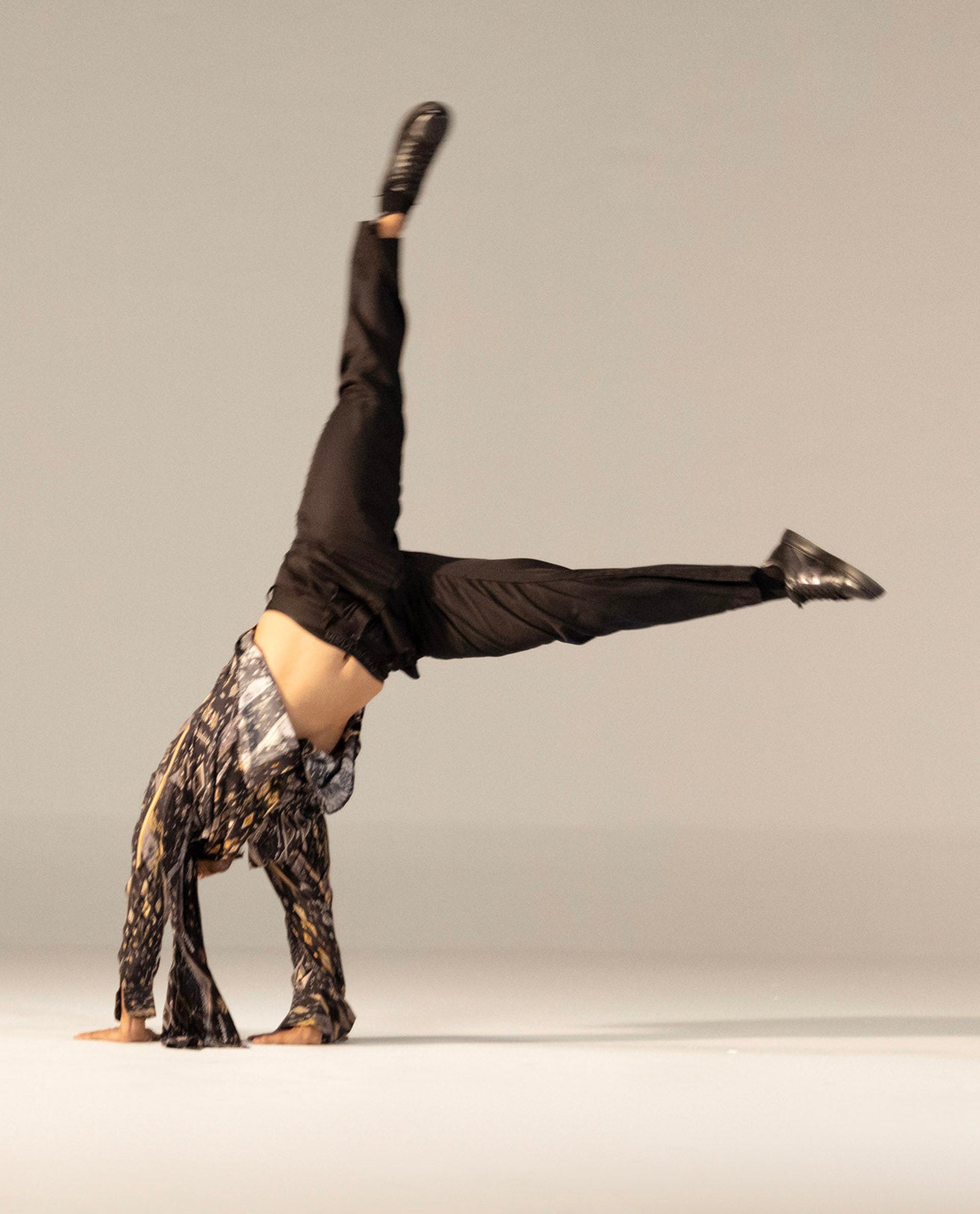 Rare Rabbit Mens Memos Black Tencel Fabric Solid Regular Fit Tencel Fabric Trouser