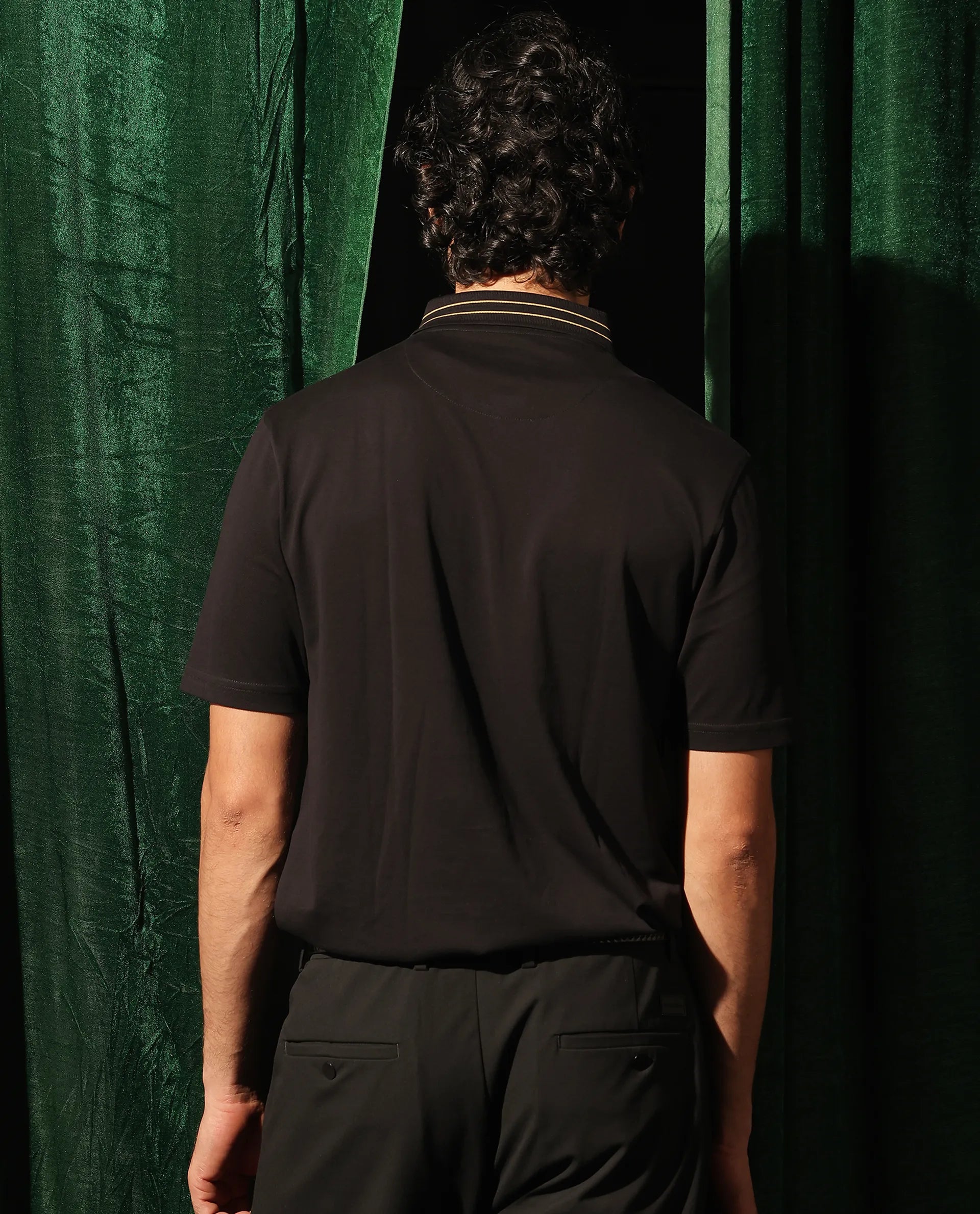 Rare Rabbit Mens Zire Black Short Sleeve Regular Fit Monogram Collar Solid Polo T-Shirt