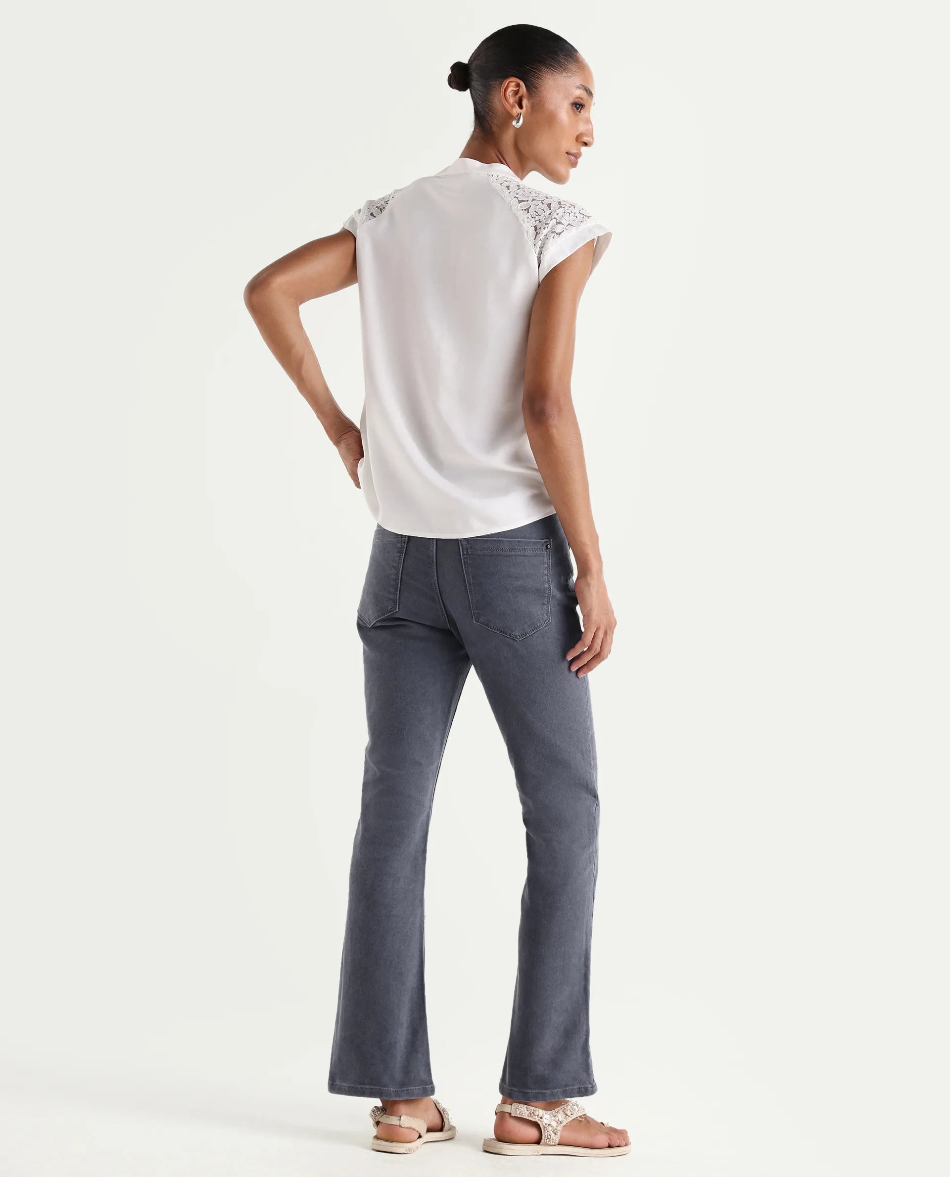 Rareism Women's Booter Grey Cotton Blend Plain Ankle Length CLASSIC BOOTCUT Jeans
