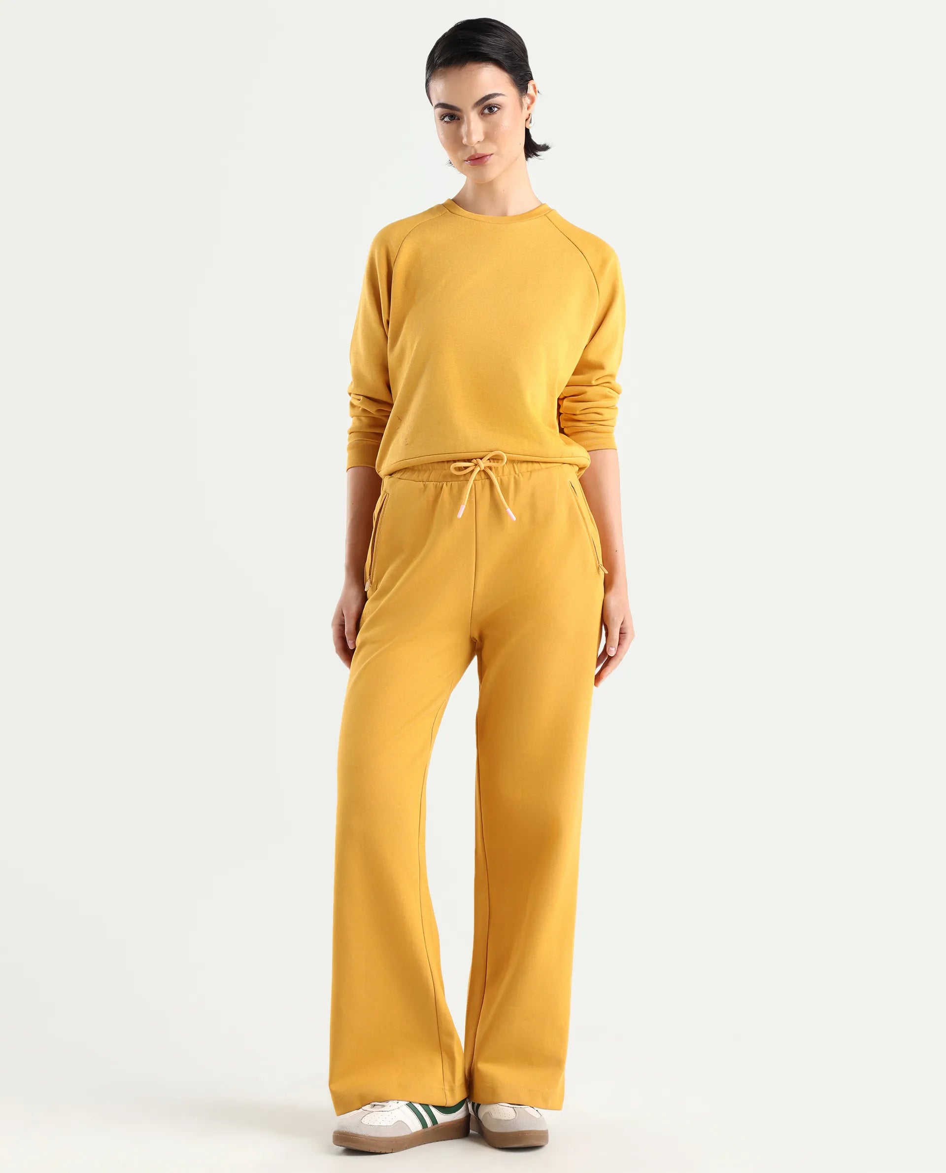 Rareism Women's Heavy Weight Interlock 340 Gsm Cotton Blend Plain Ankle Length Relaxed Fit Track Pant Flared