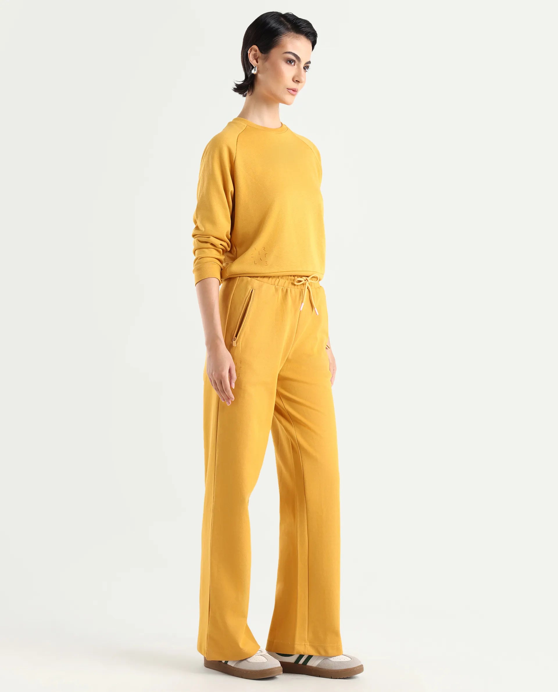 Rareism Women's Heavy Weight Interlock 340 Gsm Cotton Blend Plain Ankle Length Relaxed Fit Track Pant Flared
