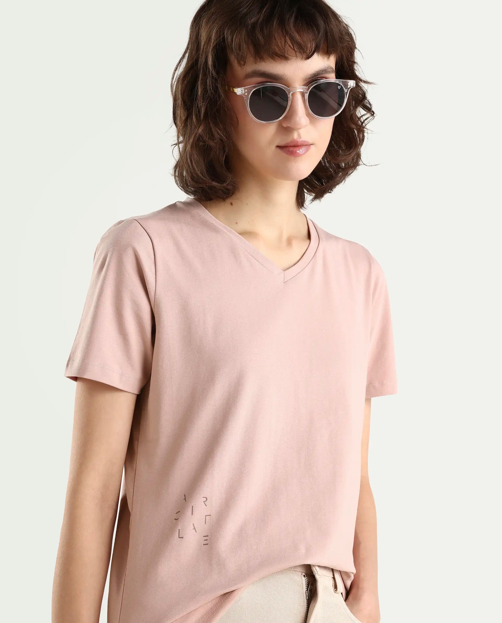 Rareism Women's Arvi Dusky Pink Cotton Blend V-Neck Plain Regular Fit T-Shirt