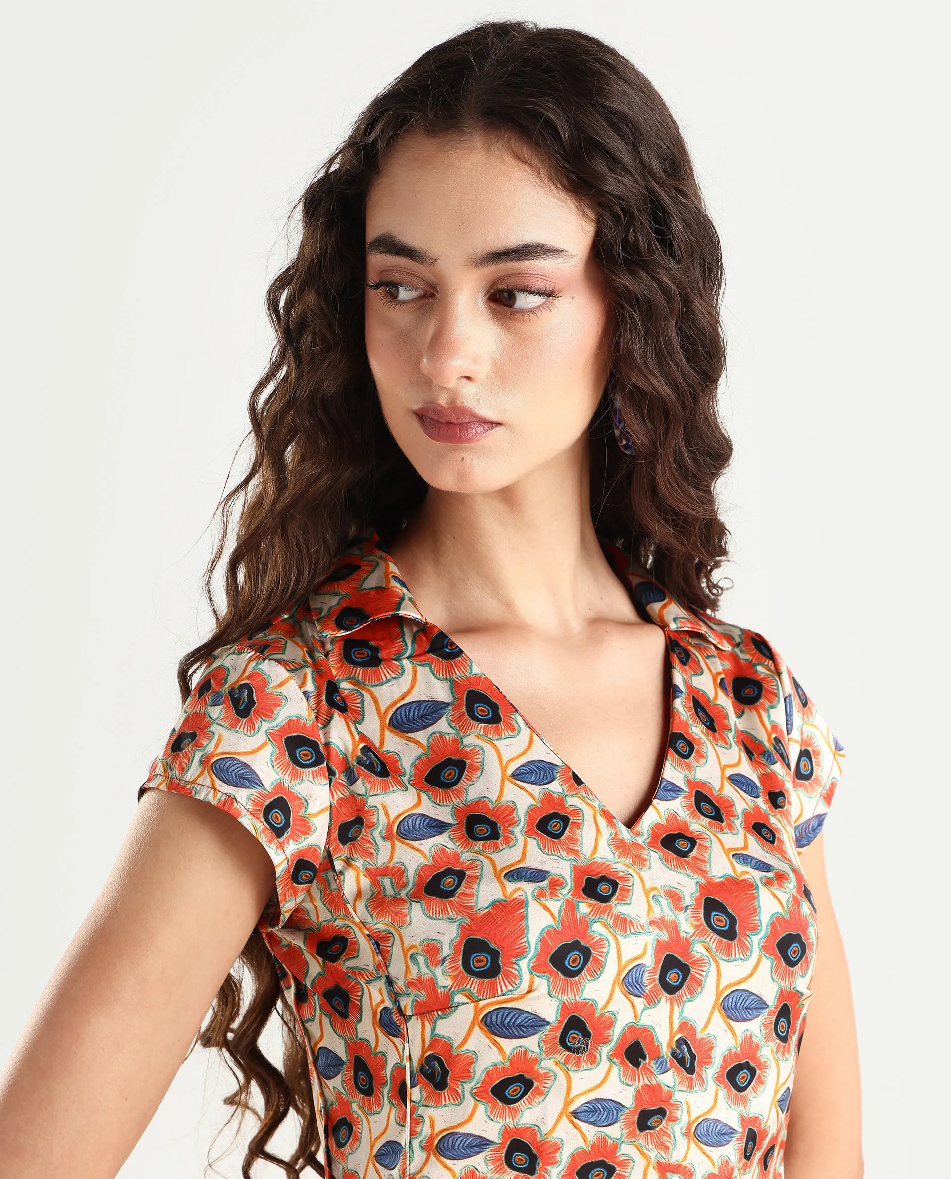 Rareism Women's Orleans Beige V-Neck Abstract Print Extended Sleeves Knee Length Regular Fit Dress