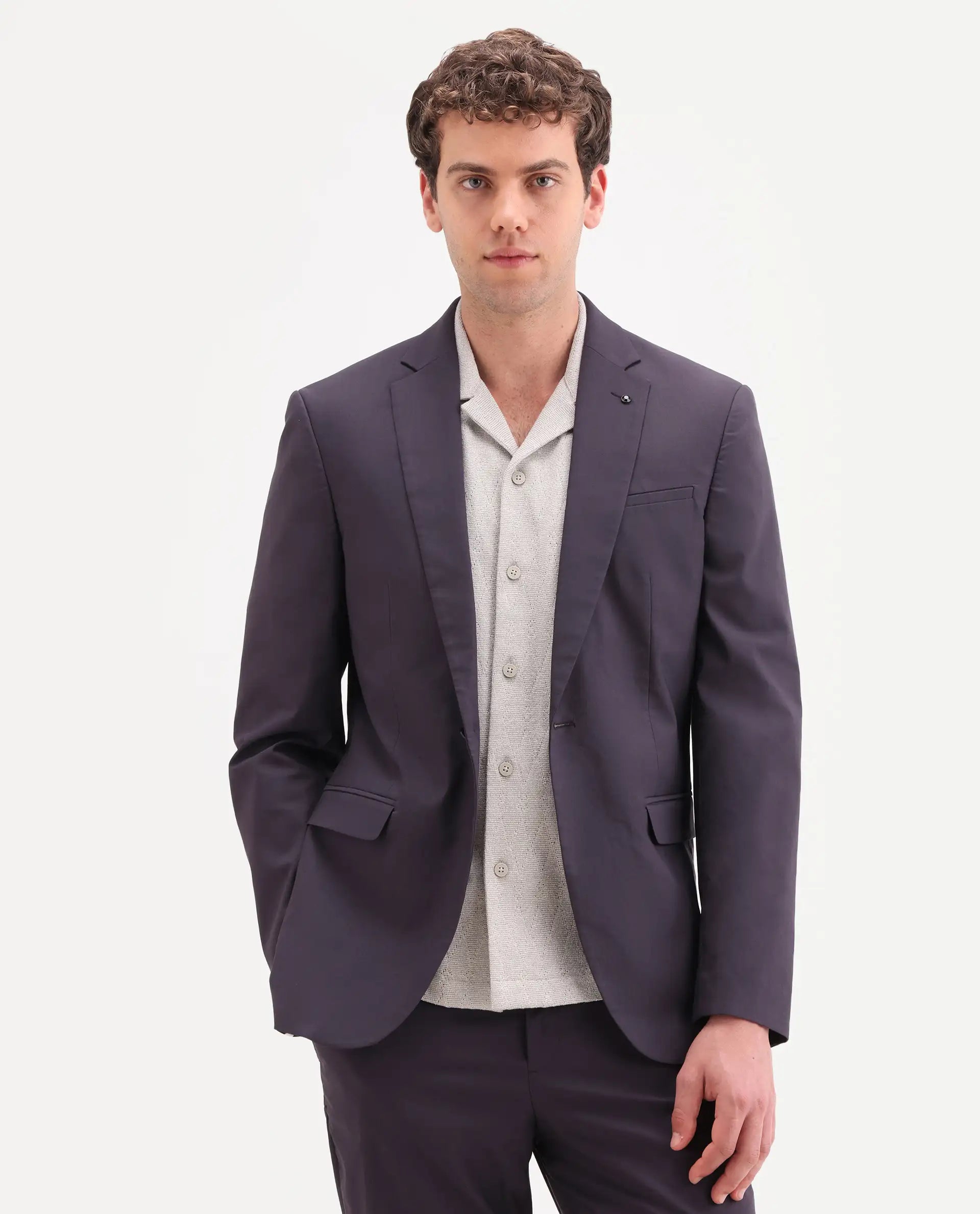 Rare Rabbit Men's Oscar Dark Purple Polyester Plain Tailored Fit Full Sleeve Lapel Neck Suits