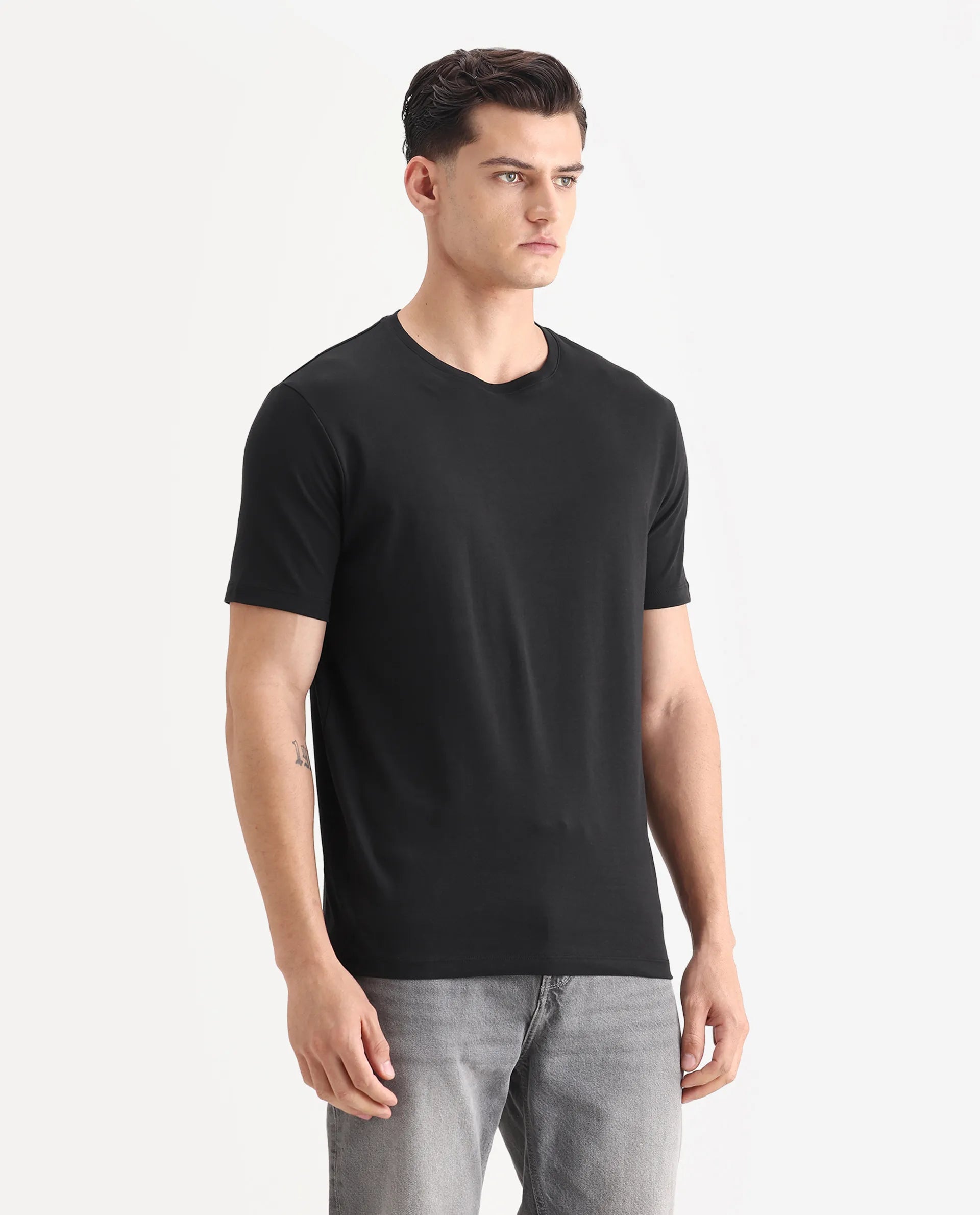 Rare Rabbit Men's Gis-1 Black Cotton Plain Slim Fit Half Sleeve Crew Neck T-Shirt