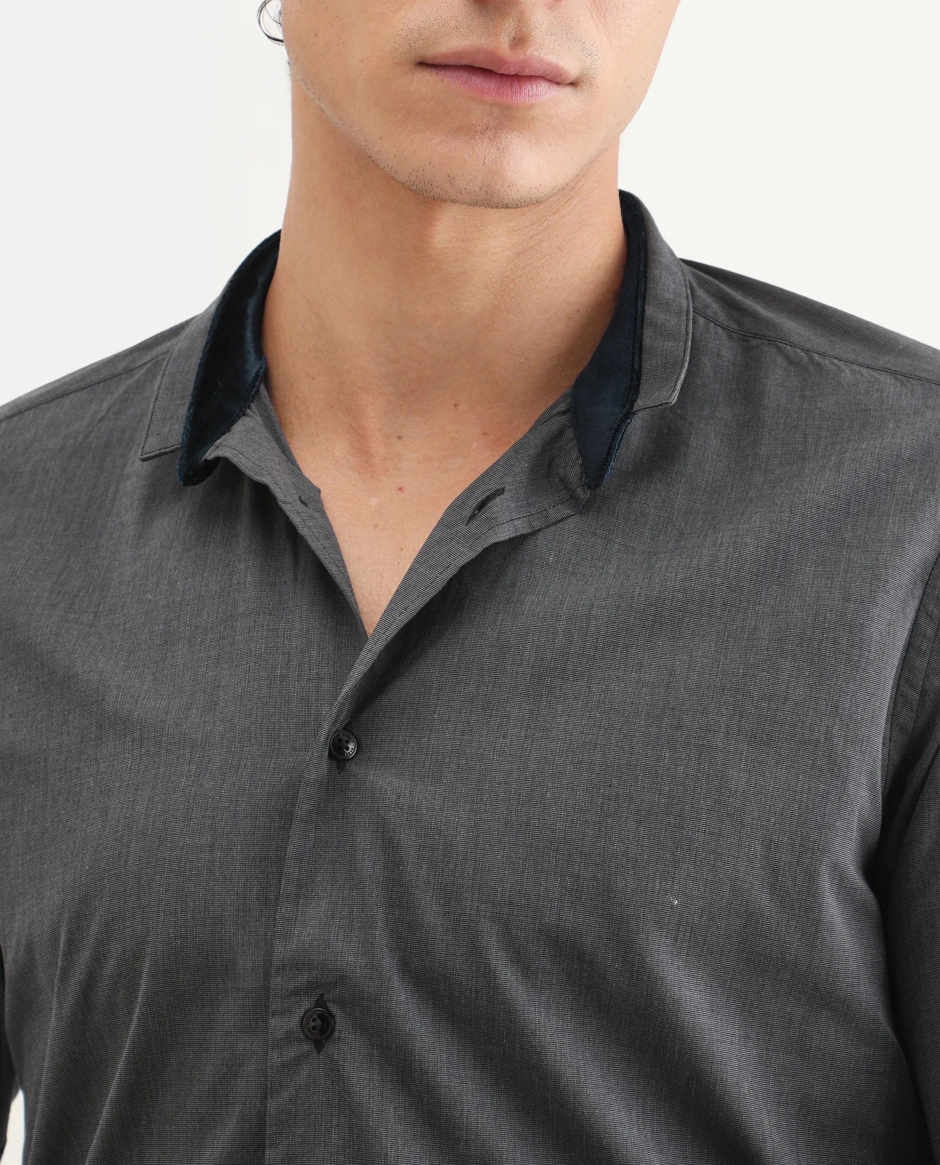 Rare Rabbit Men's Fritz Black Cotton Plain Regular Fit Full Sleeve Mandarin Collar Shirt