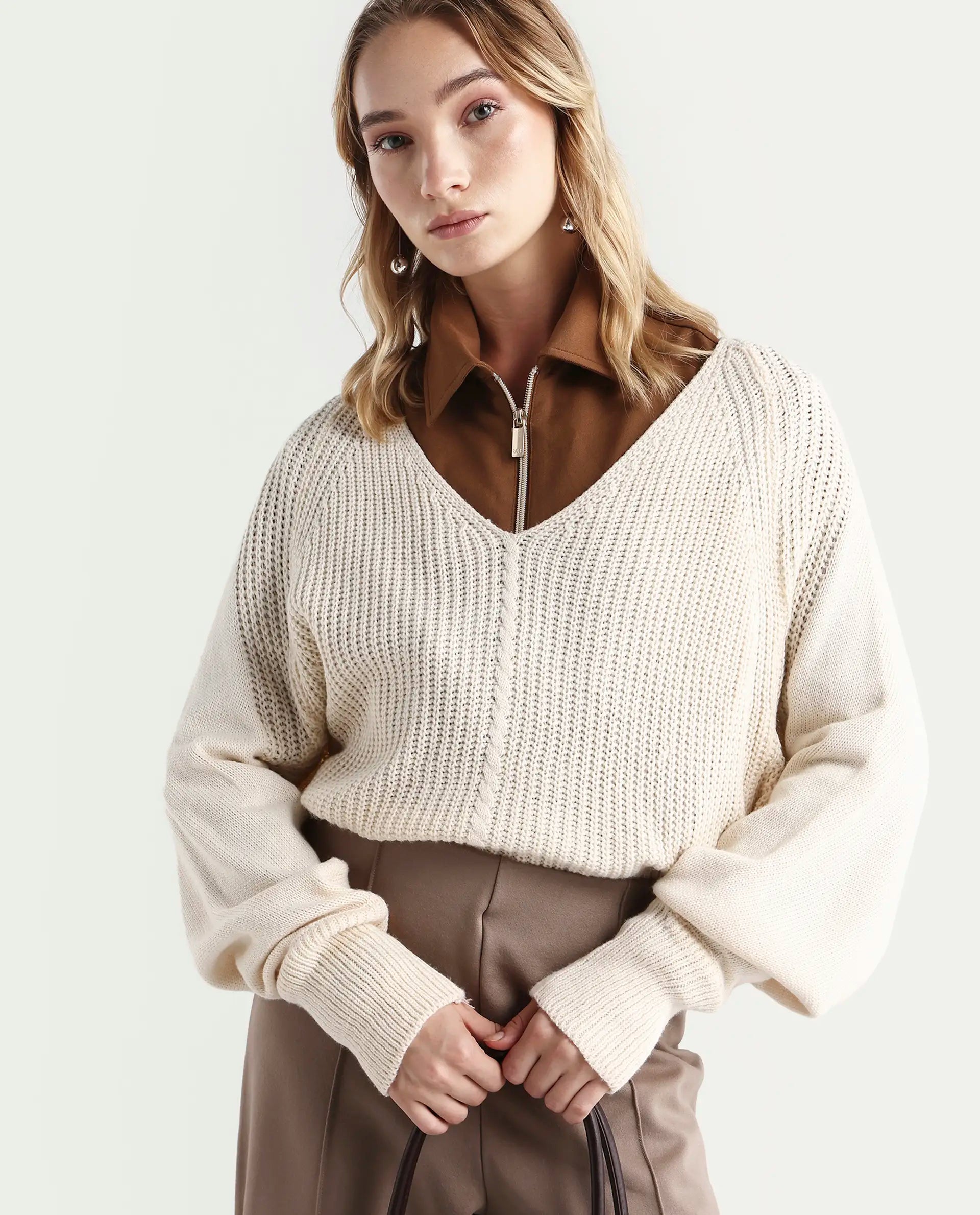 Rareism Women's Henares Off White Acrylic V-Neck Plain Relaxed Fit Sweater
