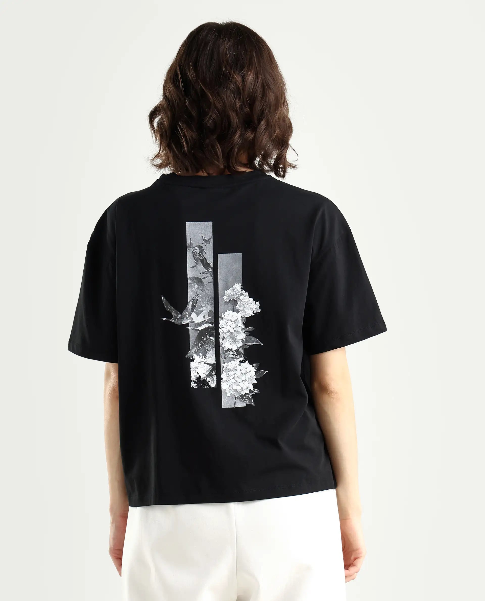 Rareism Women's Birdy Black Cotton Blend Crew Neck Graphic Print Boxy Fit T-Shirt