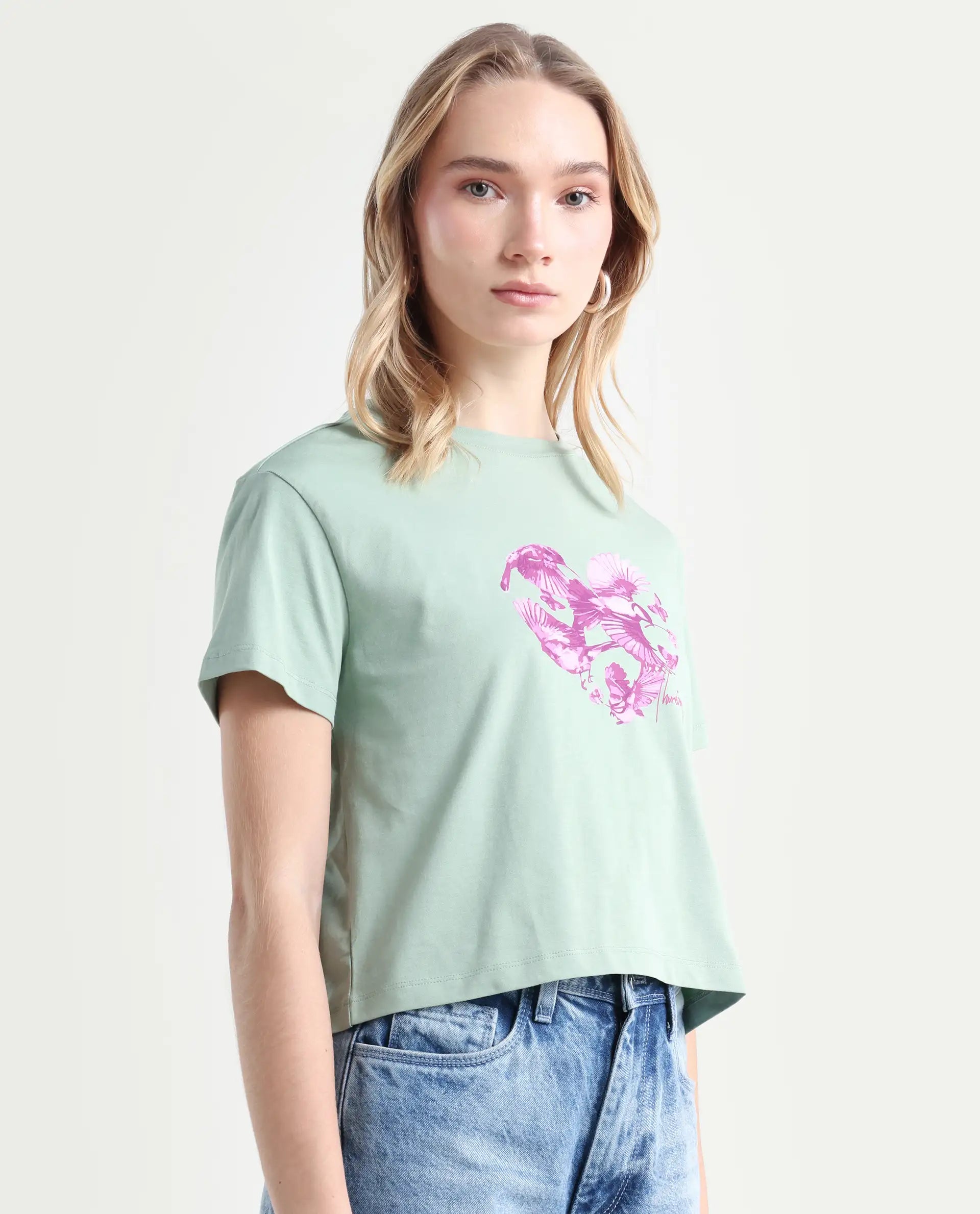 Rareism Women's Sydent Green Cotton Blend Crew Neck Graphic Print Crop Regular Fit T-Shirt