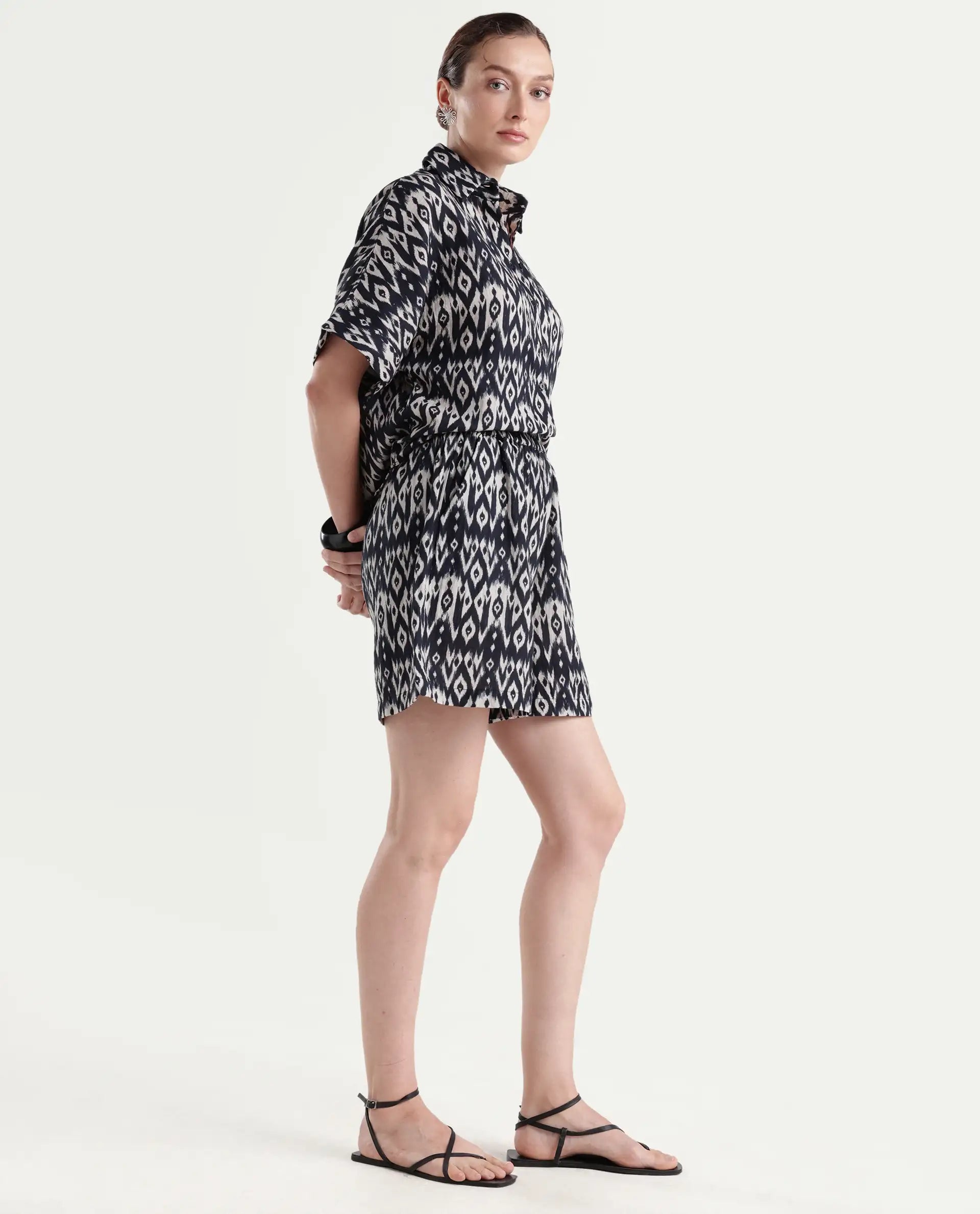 Rareism Women's Cabuto B Black Cotton Blend Geometric Print Mini Relaxed Fit Shorts