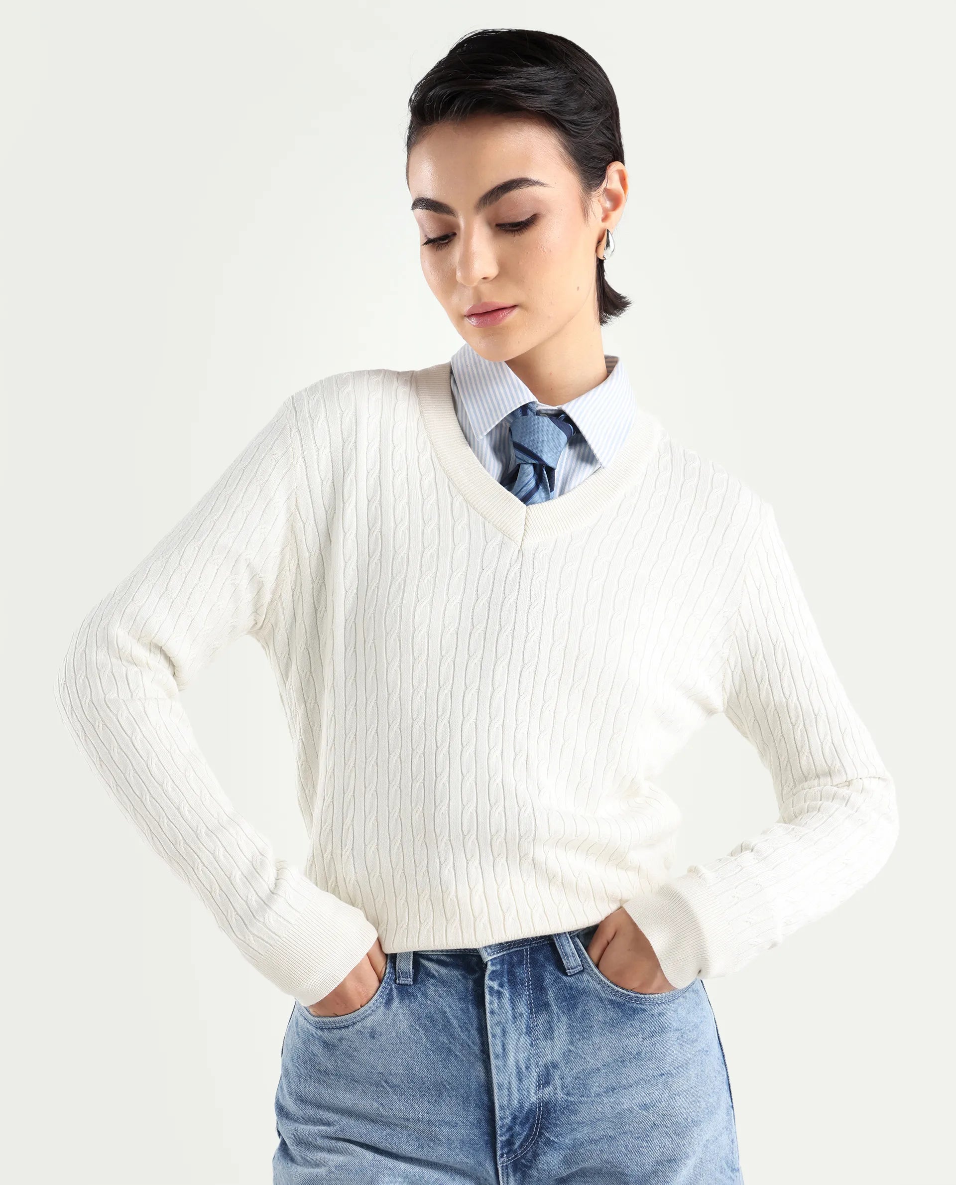 Rareism Women's Izmit White Viscose V-Neck Plain Regular Fit Top