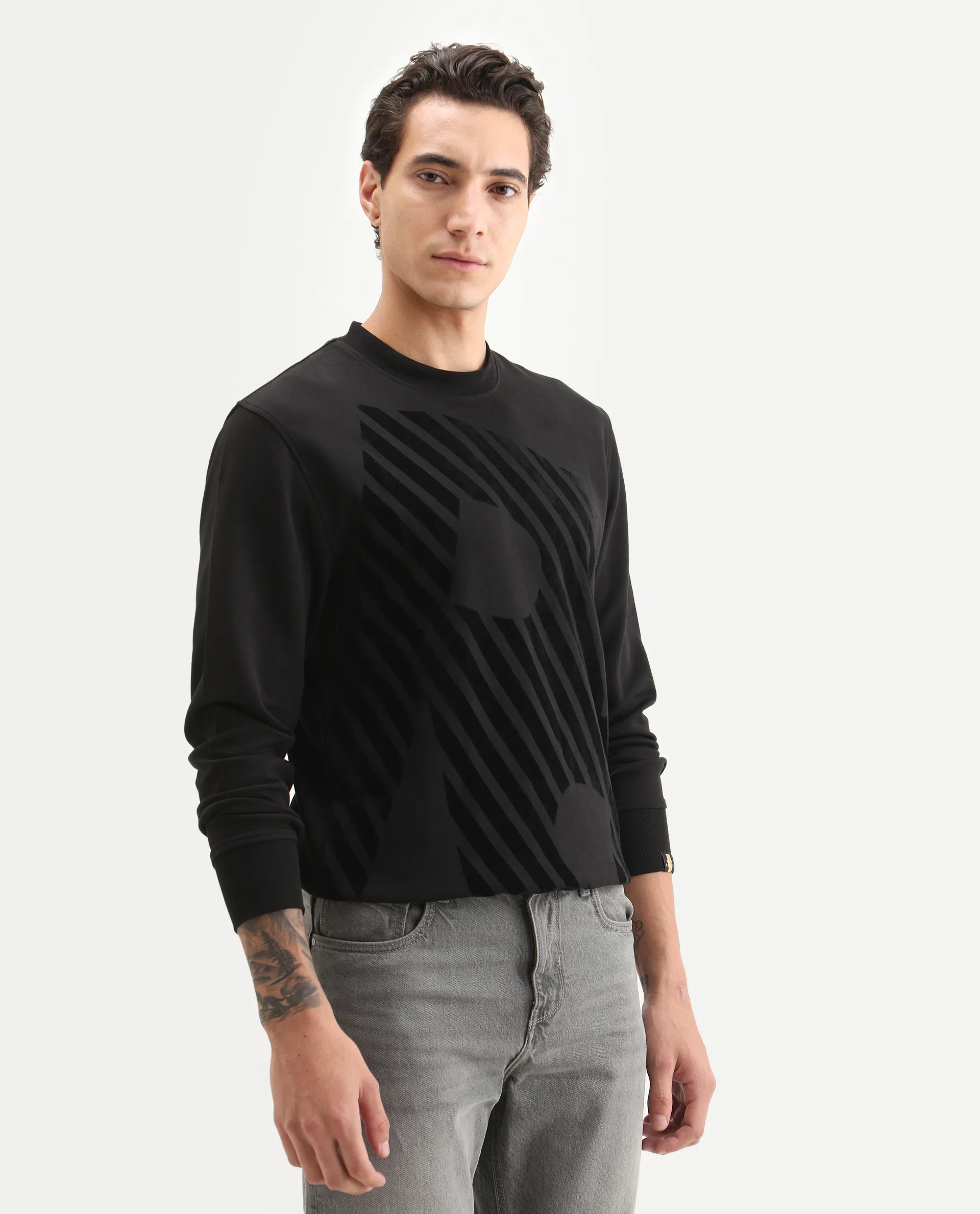 Rare Rabbit Men's Baron Black Plain Regular Fit Full Sleeve Crew Neck Sweatshirt