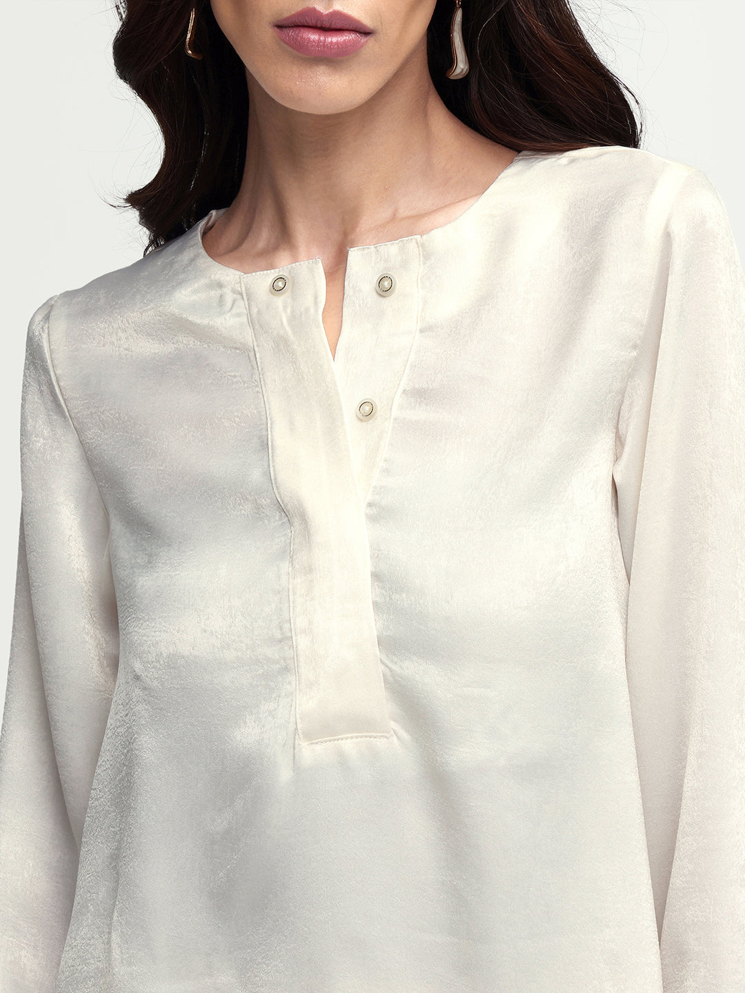 Rareism Women's Daxzo Off White Velvet Round Neck Plain Relaxed Fit Top