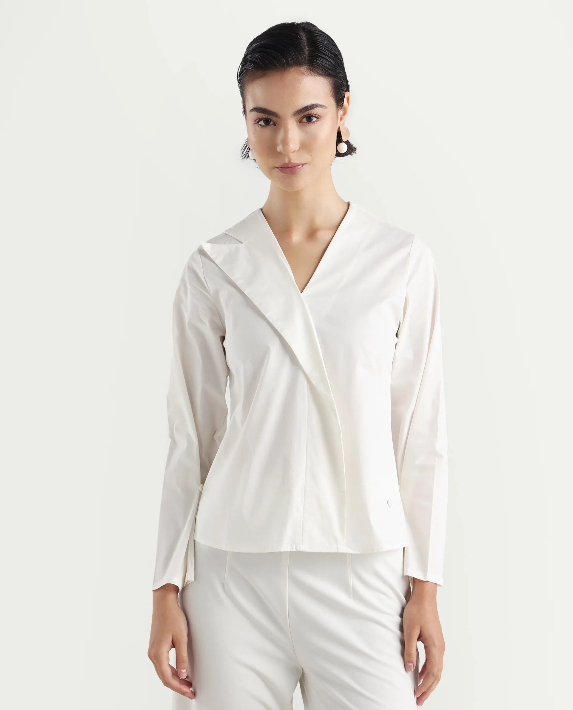 Rareism Women's Perdu White Cotton Blend V-Neck Plain Bell Sleeve Regular Fit Top