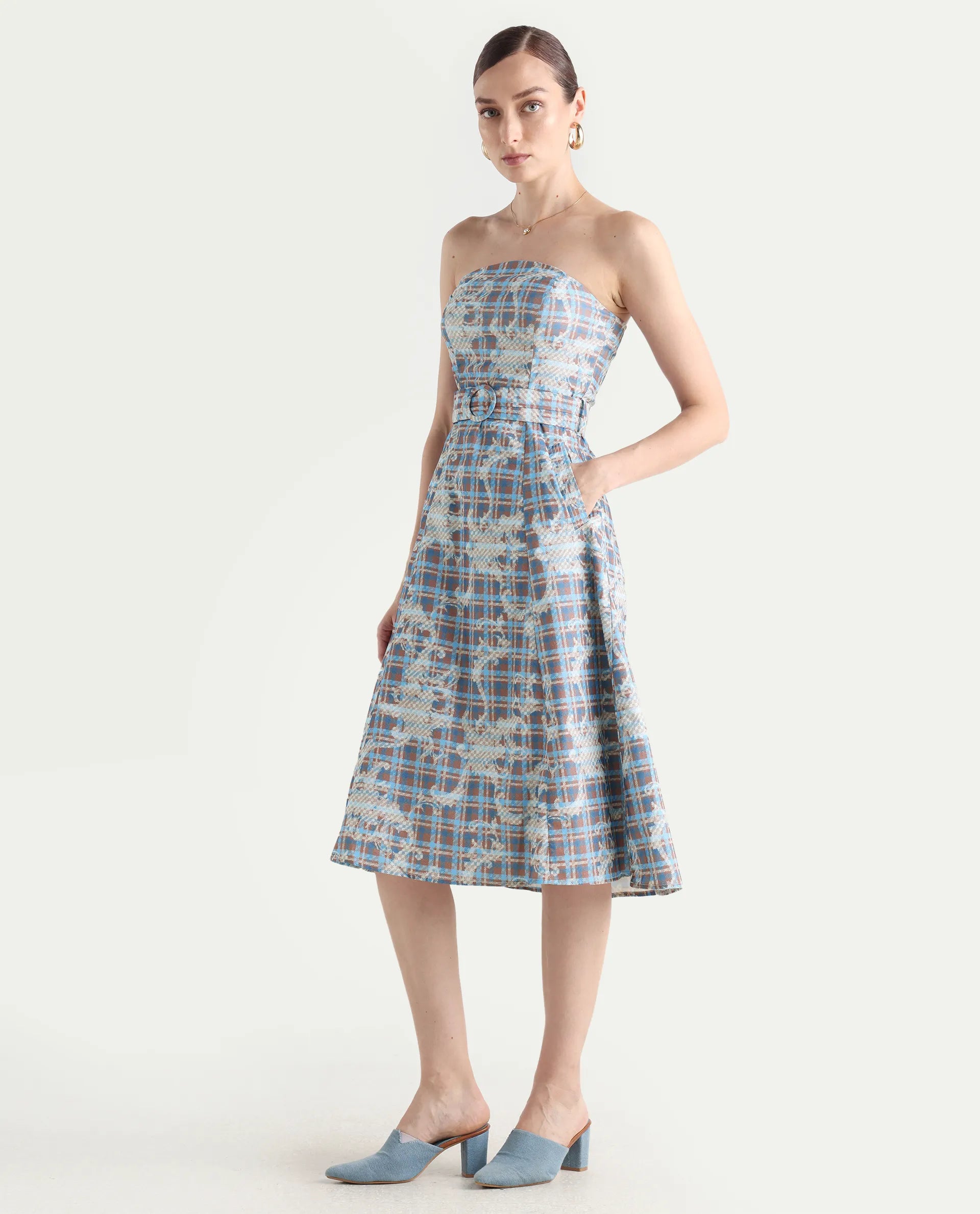 Rareism Women's Yerd Blue Cotton Blend Tube Neck Geometric Print Sleeveless Midi Flared Dress