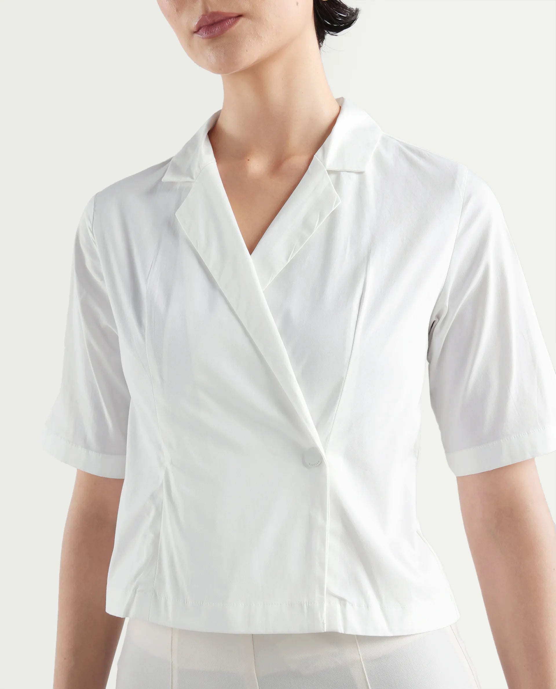 Rareism Women's Seui White Cotton Blend Lapel Neck Plain Crop Boxy Fit Top