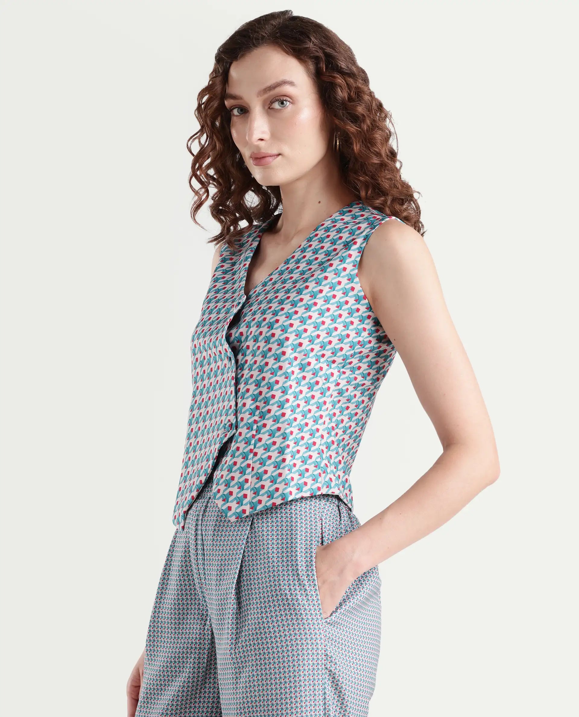 Rareism Women's Utkil Multi Polyester V-Neck Houndstooth Print Sleeveless Crop Regular Fit Top