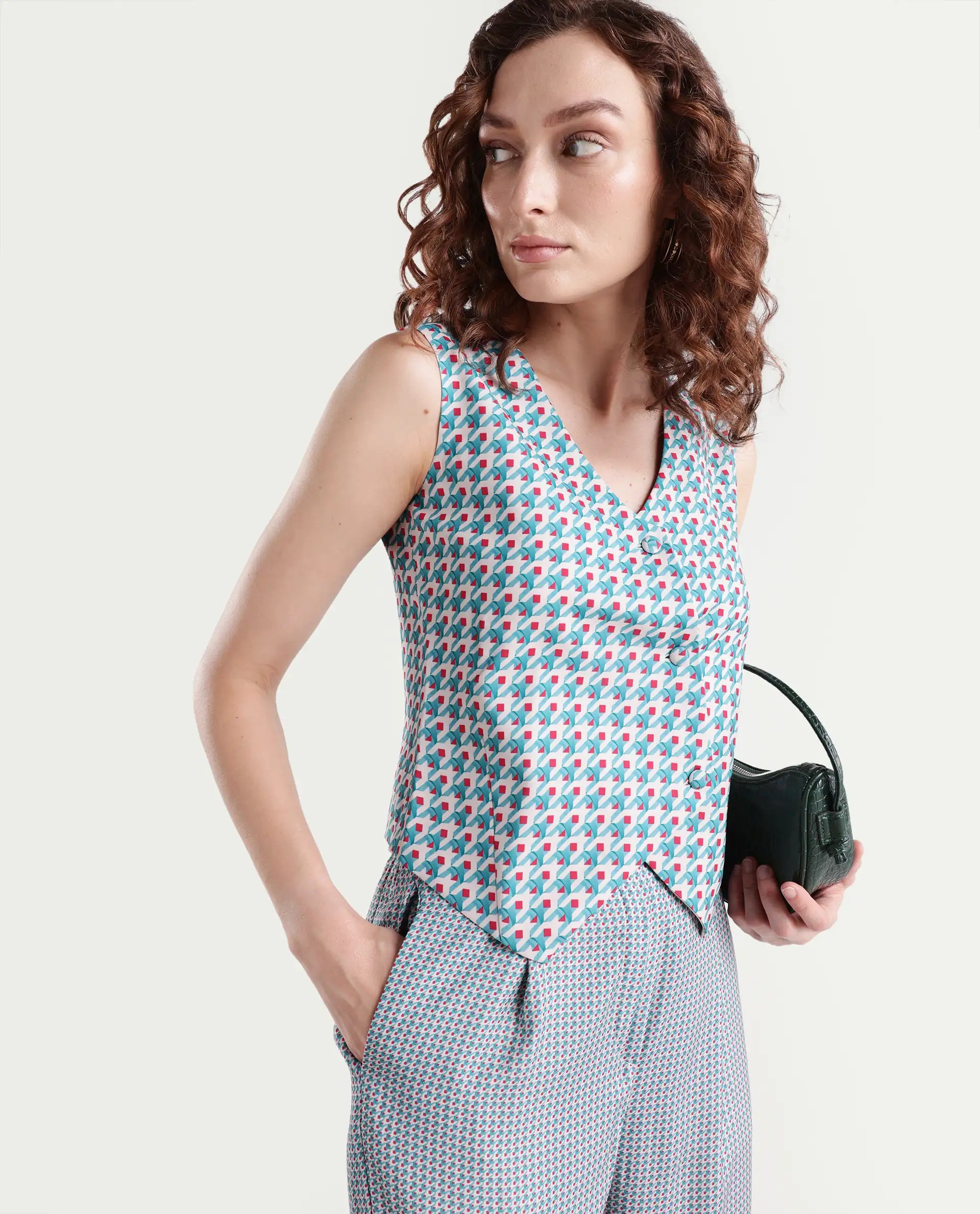 Rareism Women's Utkil Multi Polyester V-Neck Houndstooth Print Sleeveless Crop Regular Fit Top