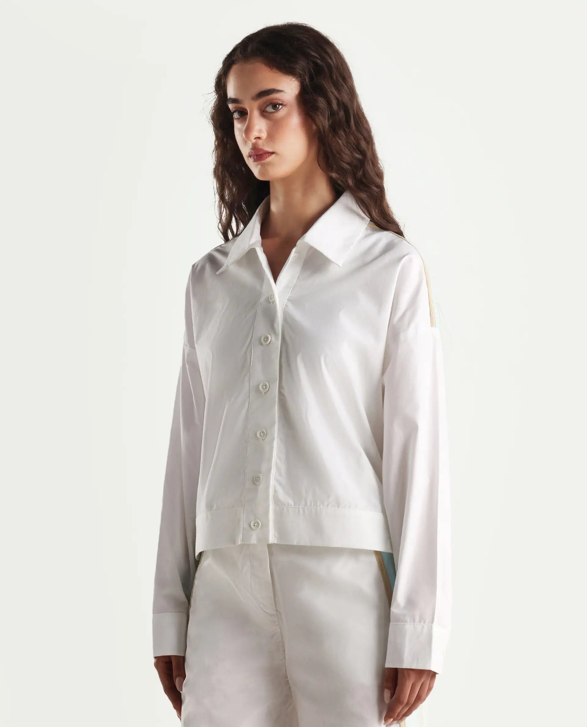 Rareism Women's Nocam S Off White Cotton Spread Collar Plain Cuffed Sleeve Relaxed Fit Shirt