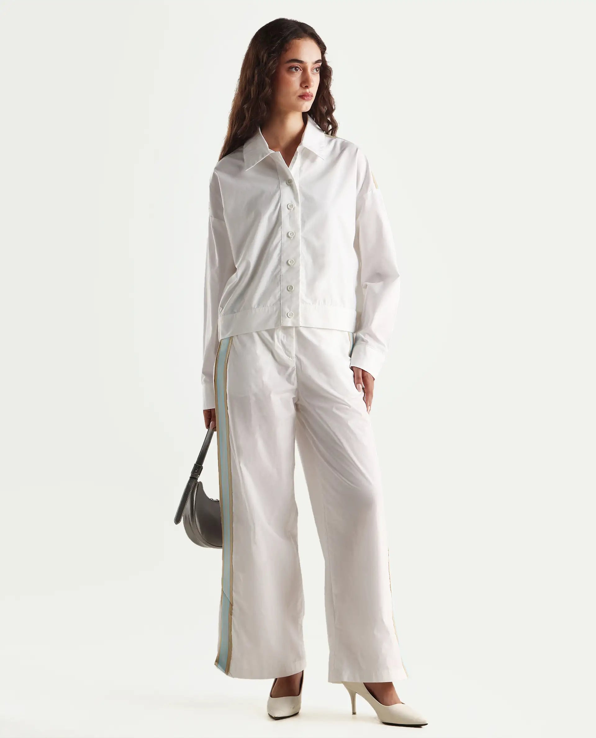 Rareism Women's Nocam S Off White Cotton Spread Collar Plain Cuffed Sleeve Relaxed Fit Shirt