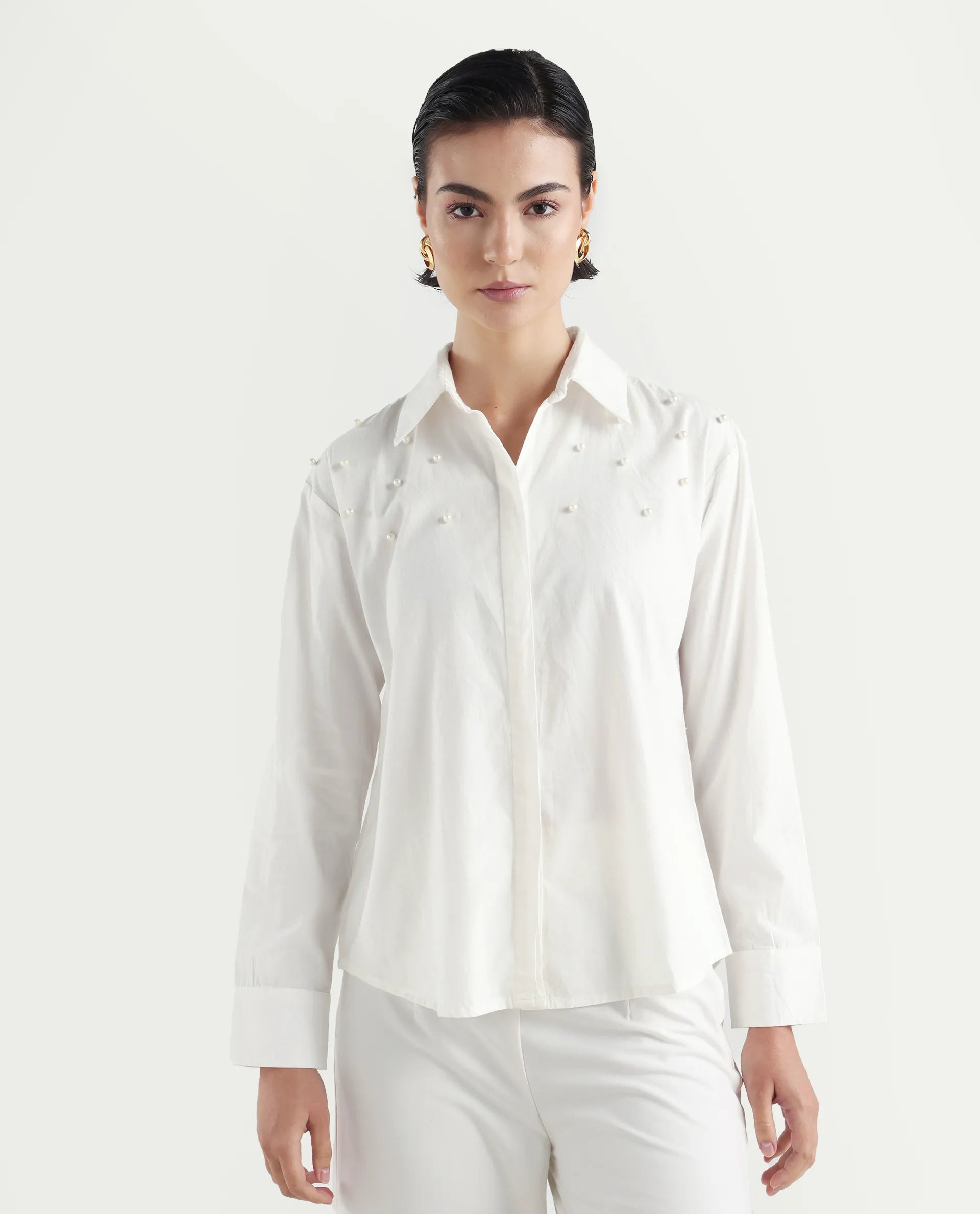 Rareism Women's Bhanik White Cotton Spread Collar Plain Cuffed Sleeve Regular Fit Shirt