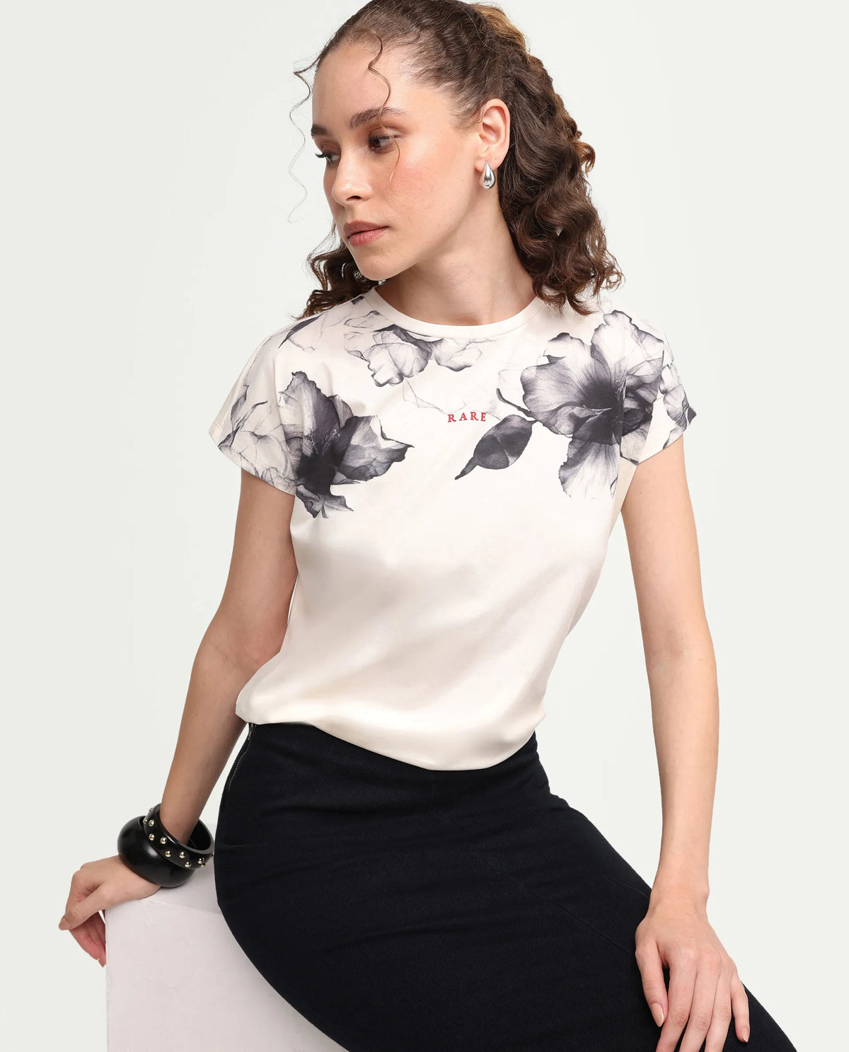 Rareism Women's Zern Off White Cotton Blend Half Sleeve Relaxed Fit Digital Print T-Shirt