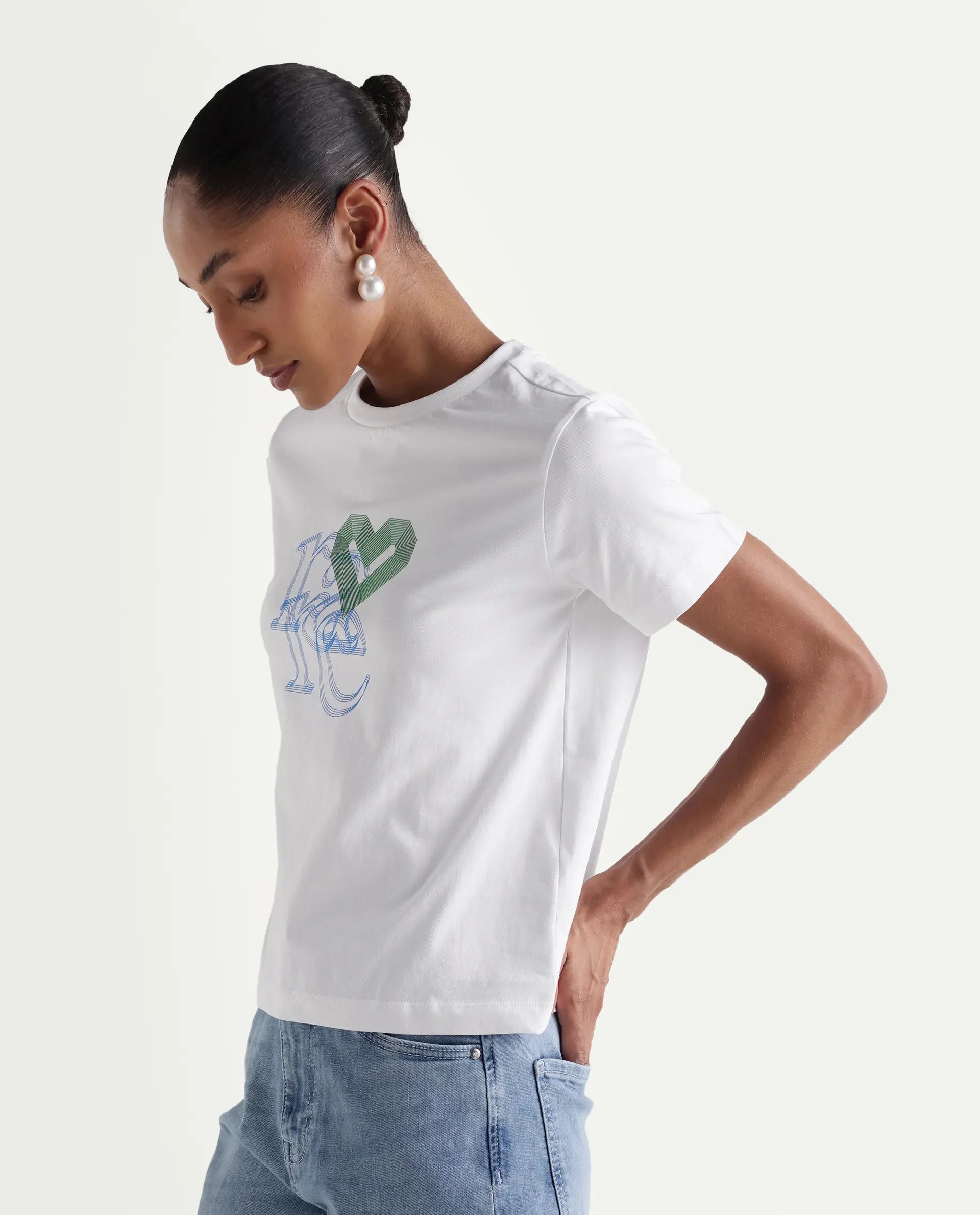 Rareism Women's Zera White Cotton Crew Neck Pull-On Regular Graphic Print T-Shirt