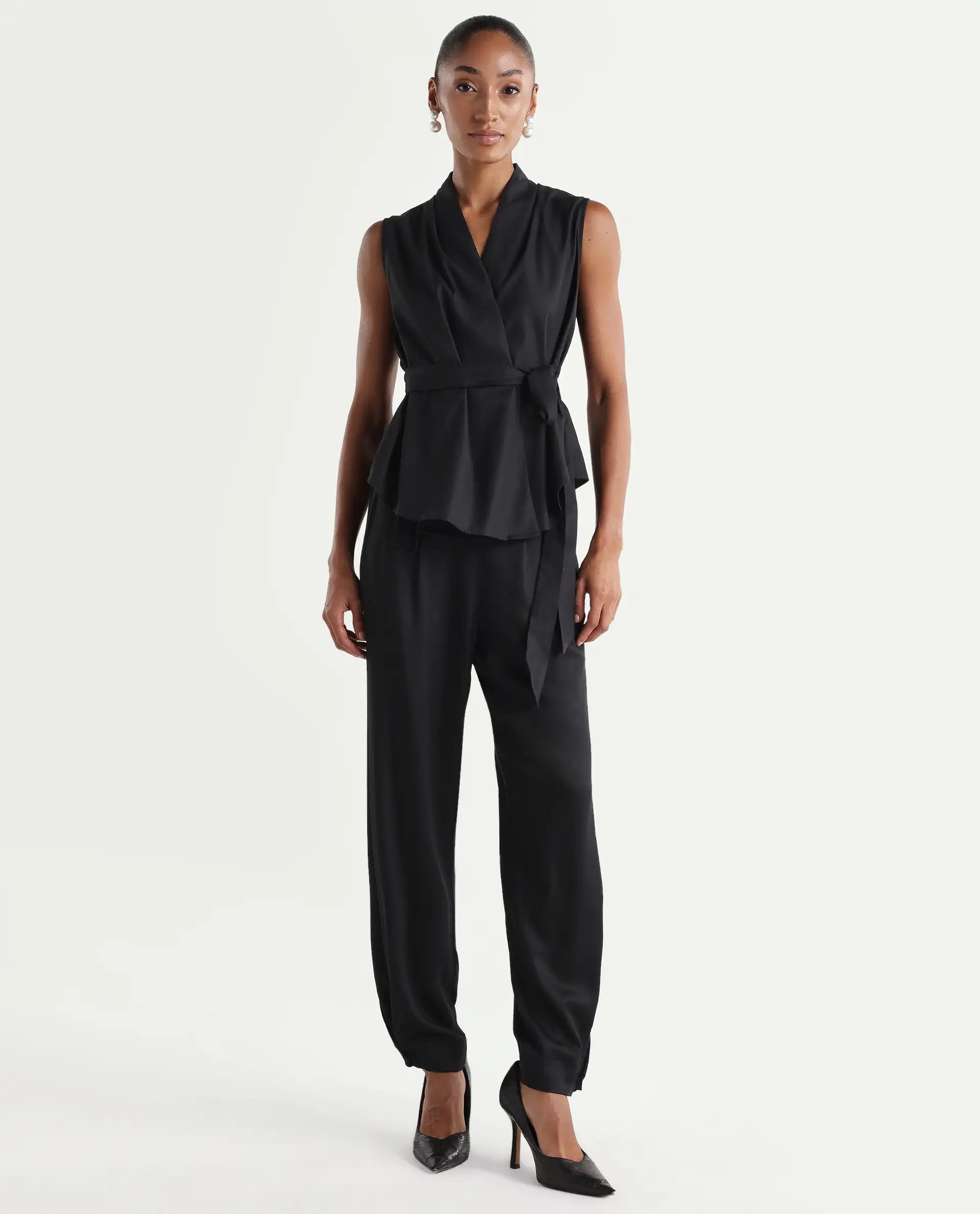 Rareism Women's Tuno Black Linen Blend Carrot Plain Trouser
