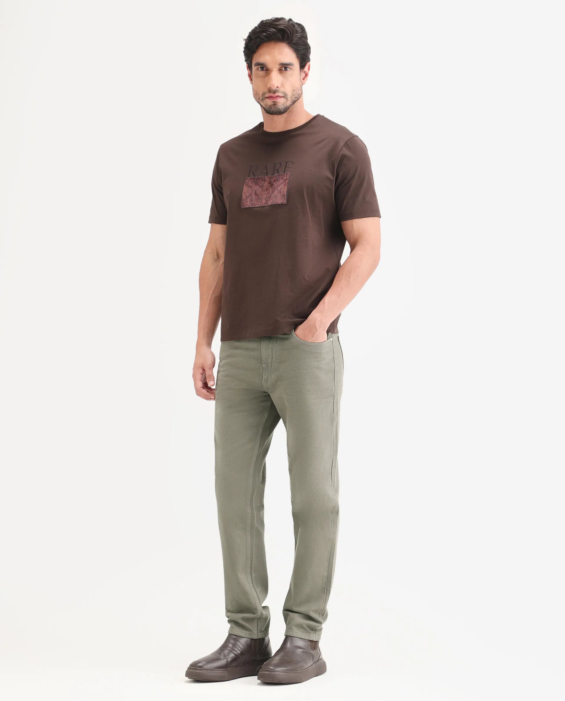 Rare Rabbit Men's Arvi G Green Cotton Fabric Shank And Zipper Kurt Carrot Plain Jeans