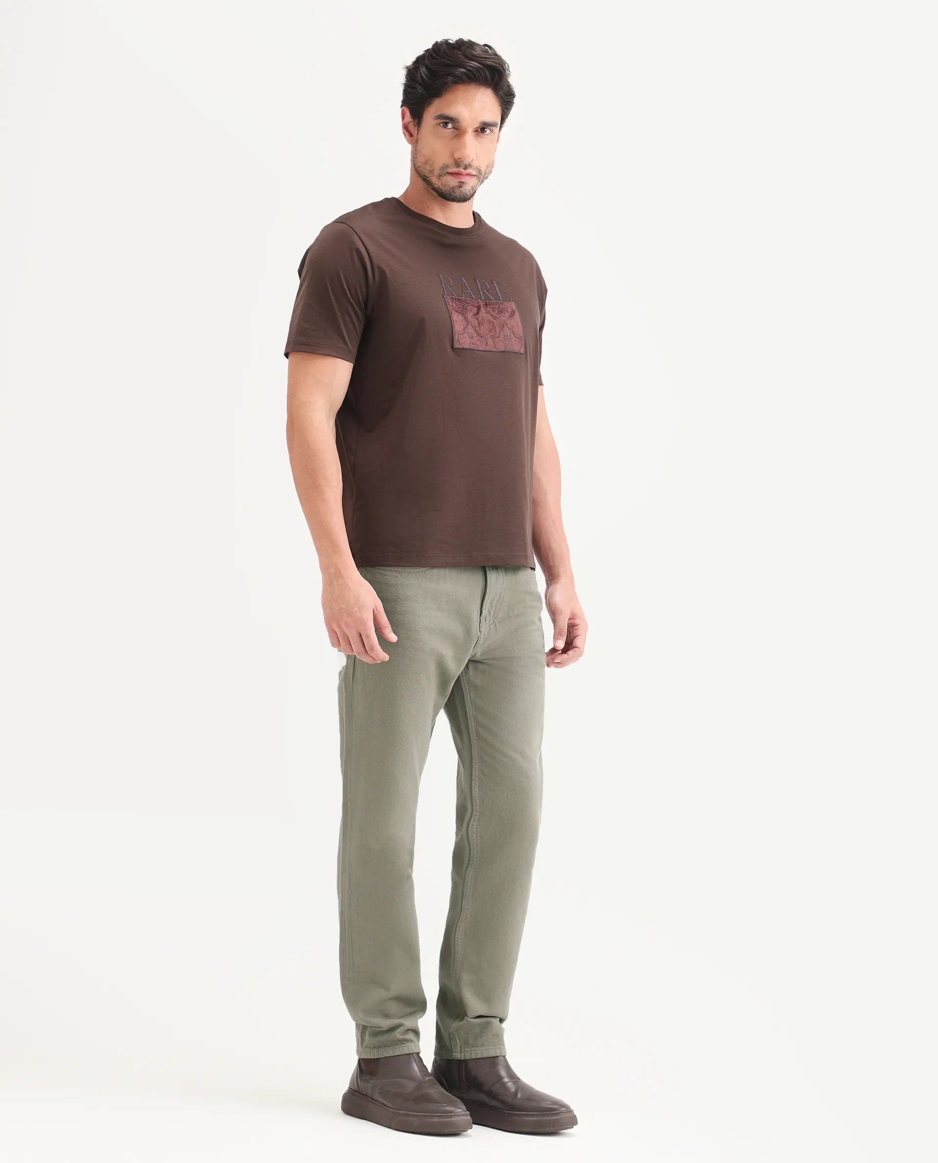 Rare Rabbit Men's Arvi G Green Cotton Fabric Shank And Zipper Kurt Carrot Plain Jeans