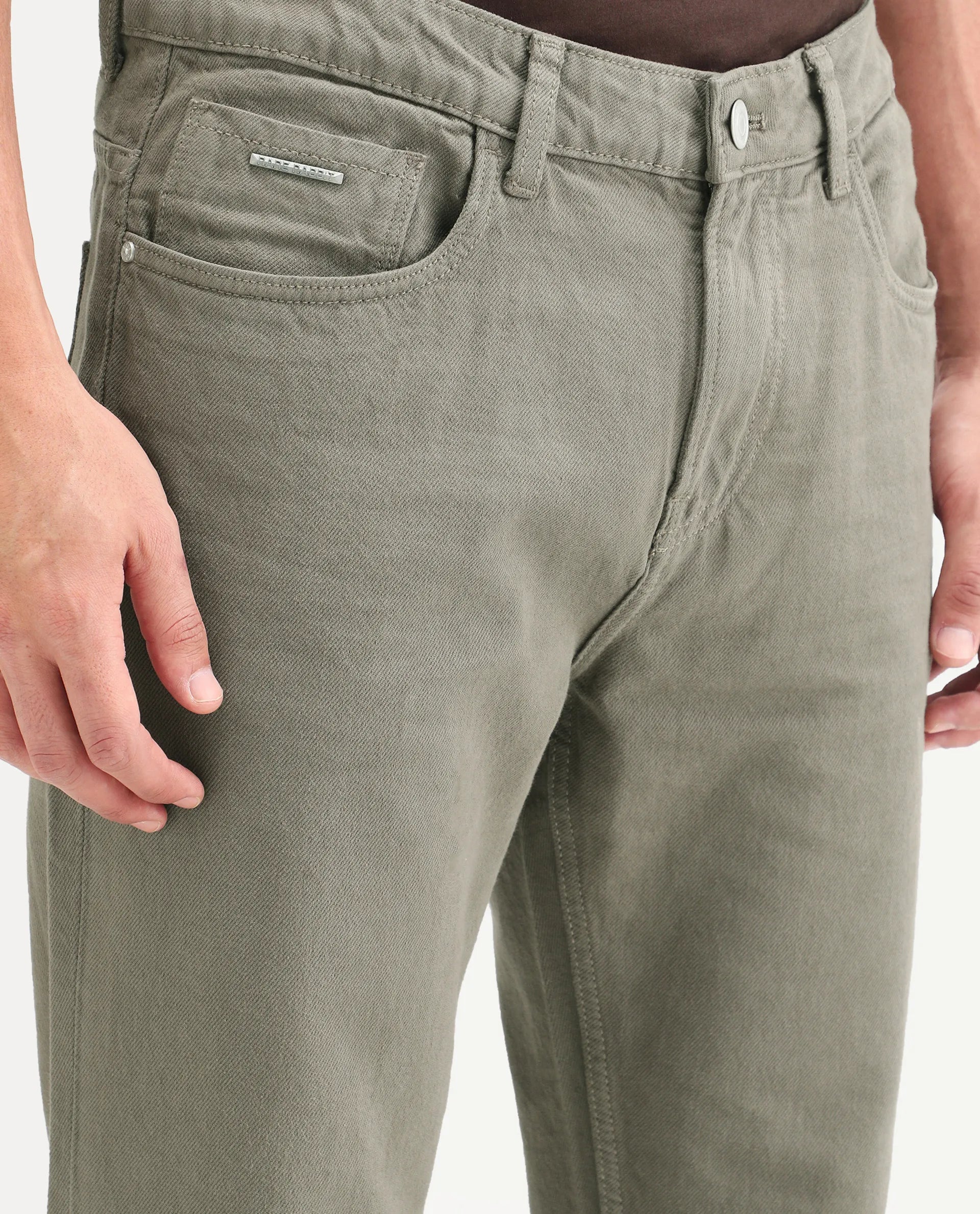 Rare Rabbit Men's Arvi G Green Cotton Fabric Shank And Zipper Kurt Carrot Plain Jeans