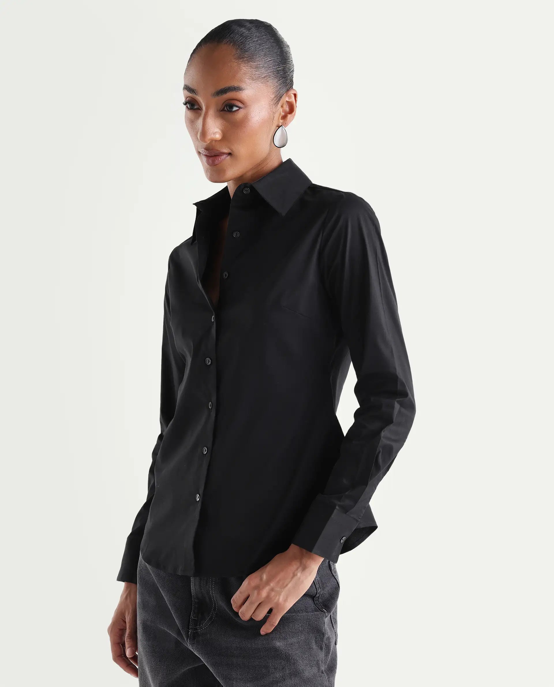 Rareism Women's Maven Black Cotton Blend Spread Collar Fitted Plain Shirt