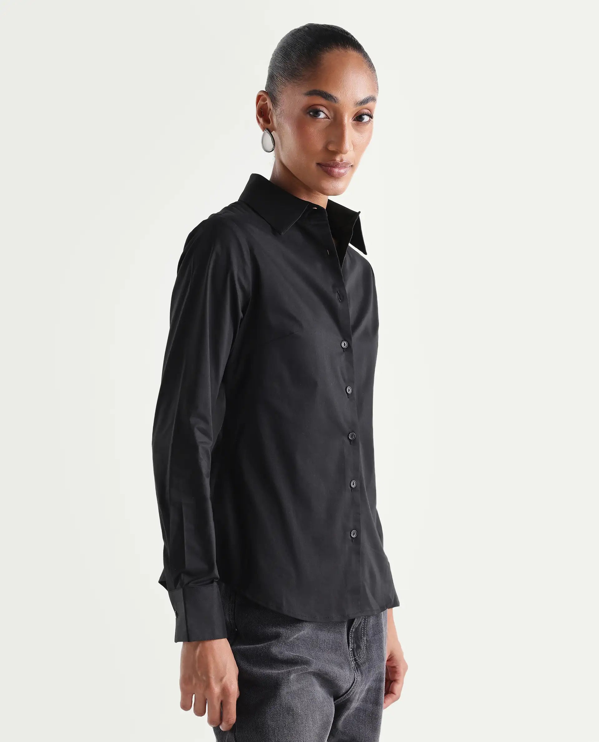 Rareism Women's Maven Black Cotton Blend Spread Collar Fitted Plain Shirt