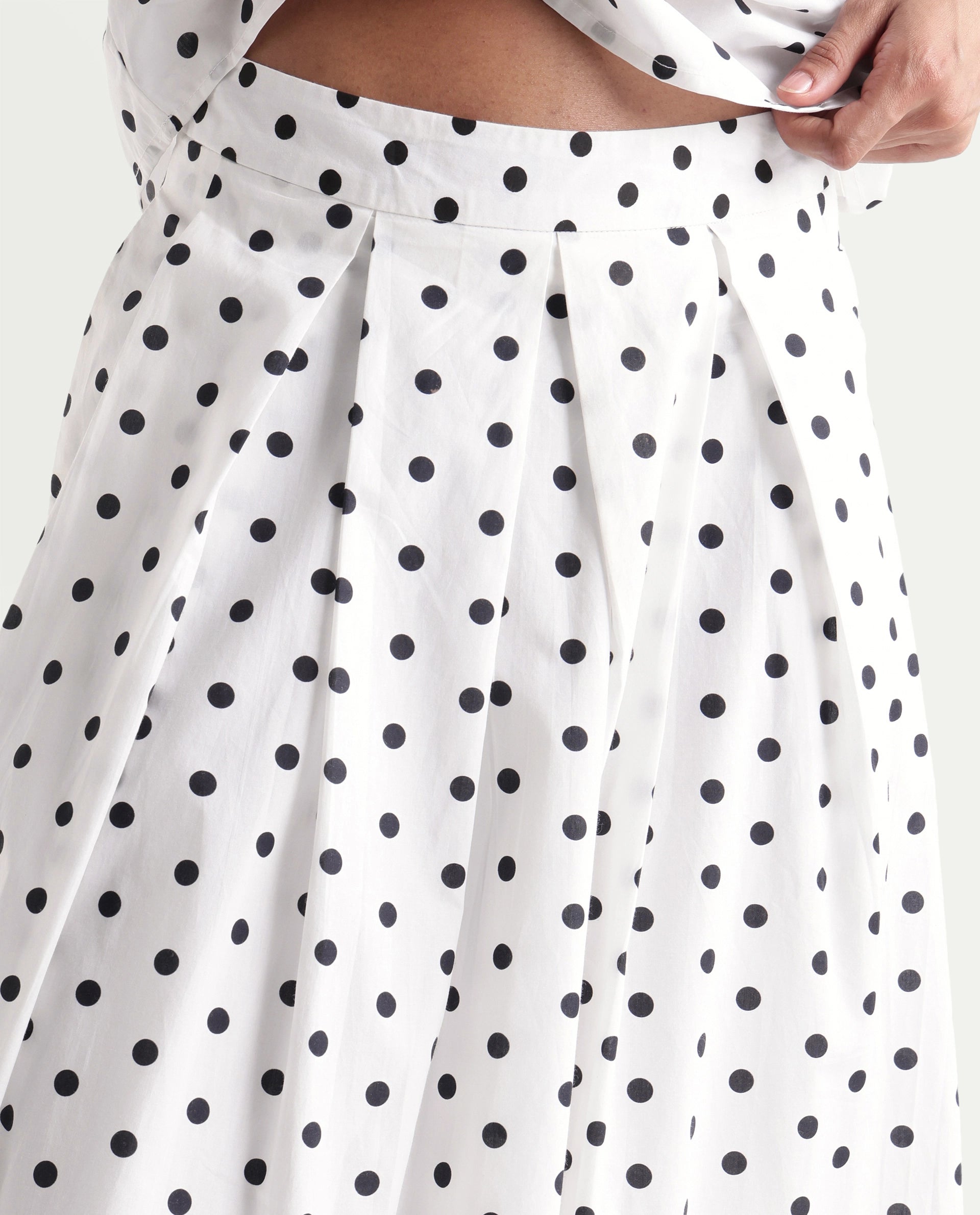 Rareism Women's Polto-B Off White Cotton Button And Zip Flared Polka Print Skirt