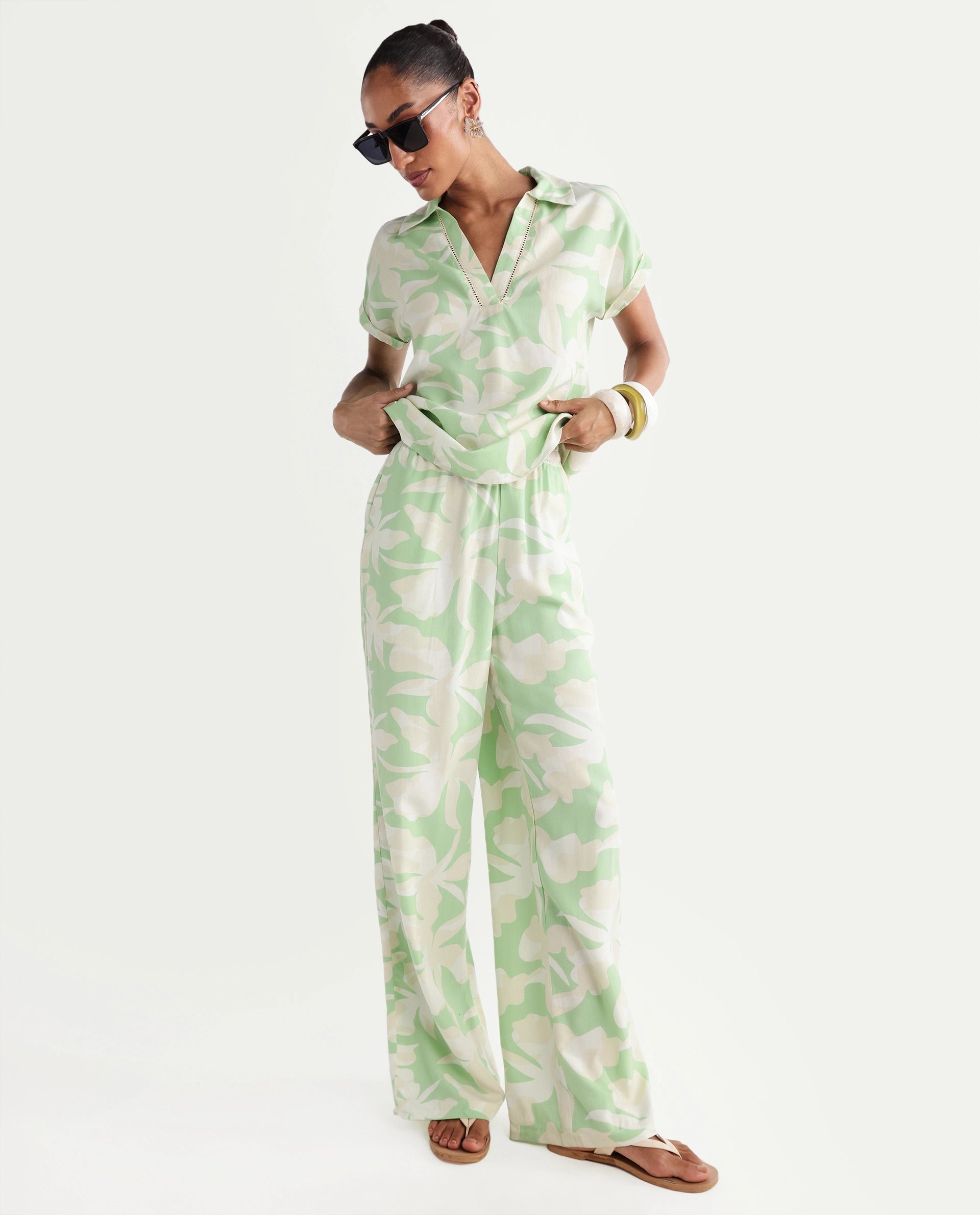 Rareism Women's Vasin-B Light Green Viscose Wide Abstract Print Trouser