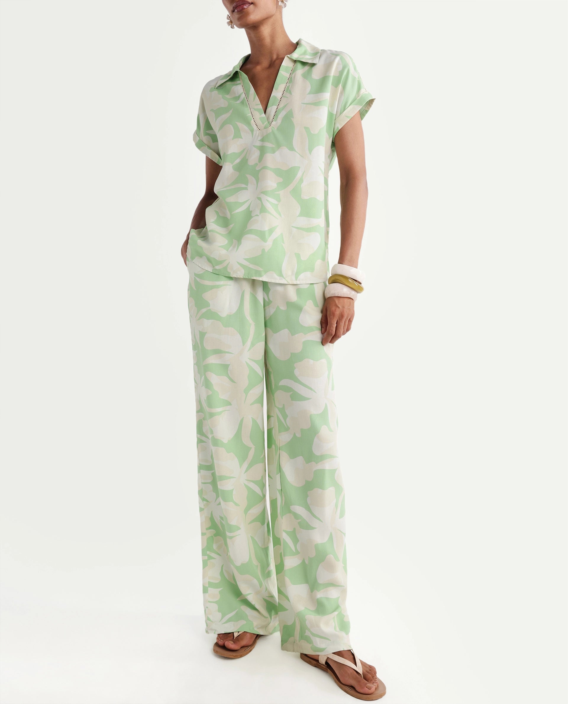 Rareism Women's Vasin-B Light Green Viscose Wide Abstract Print Trouser