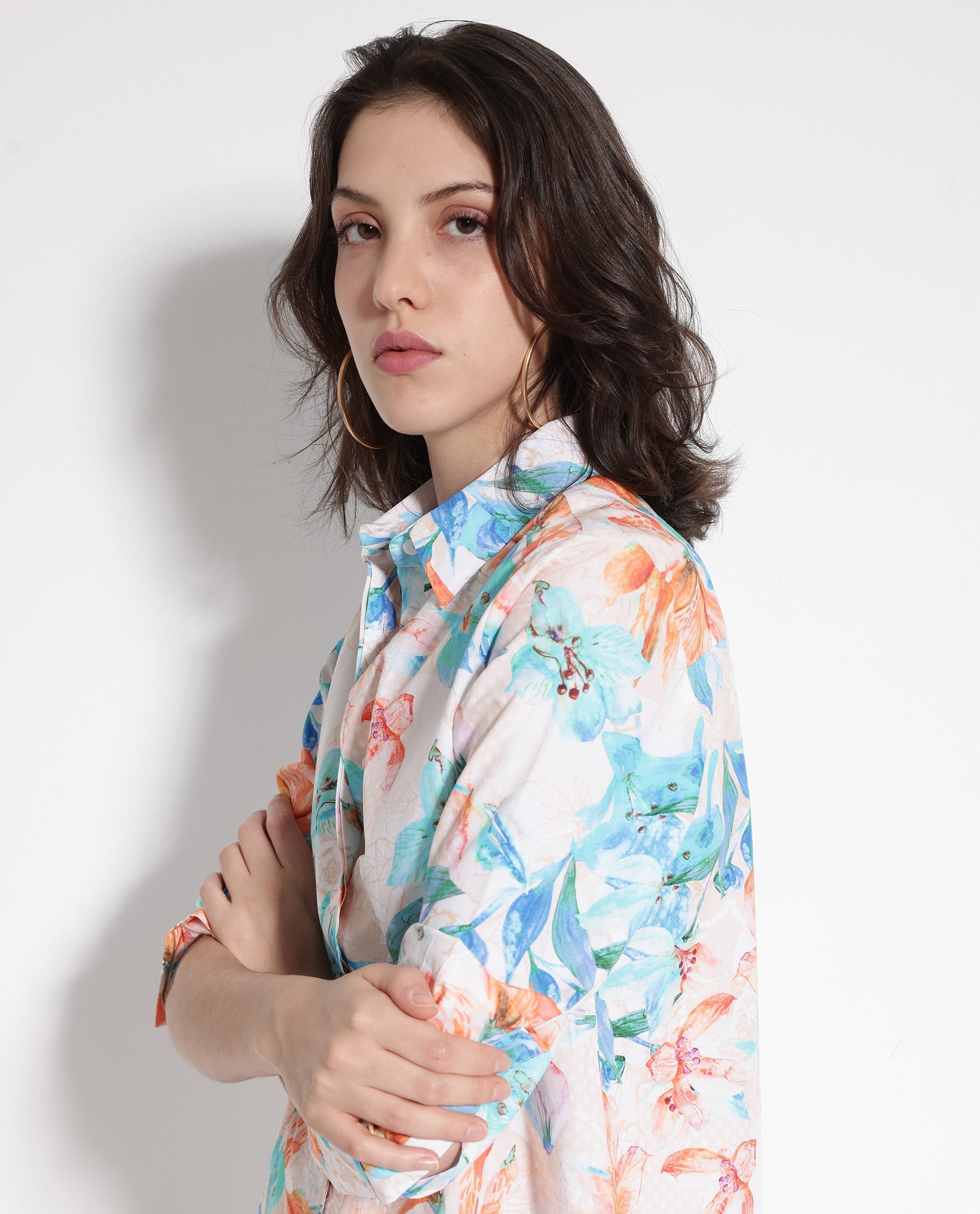 Rareism Women Abbi-SC Off White Cuffed Sleeve Collared Collar Button Relaxed Fit Floral Print Top