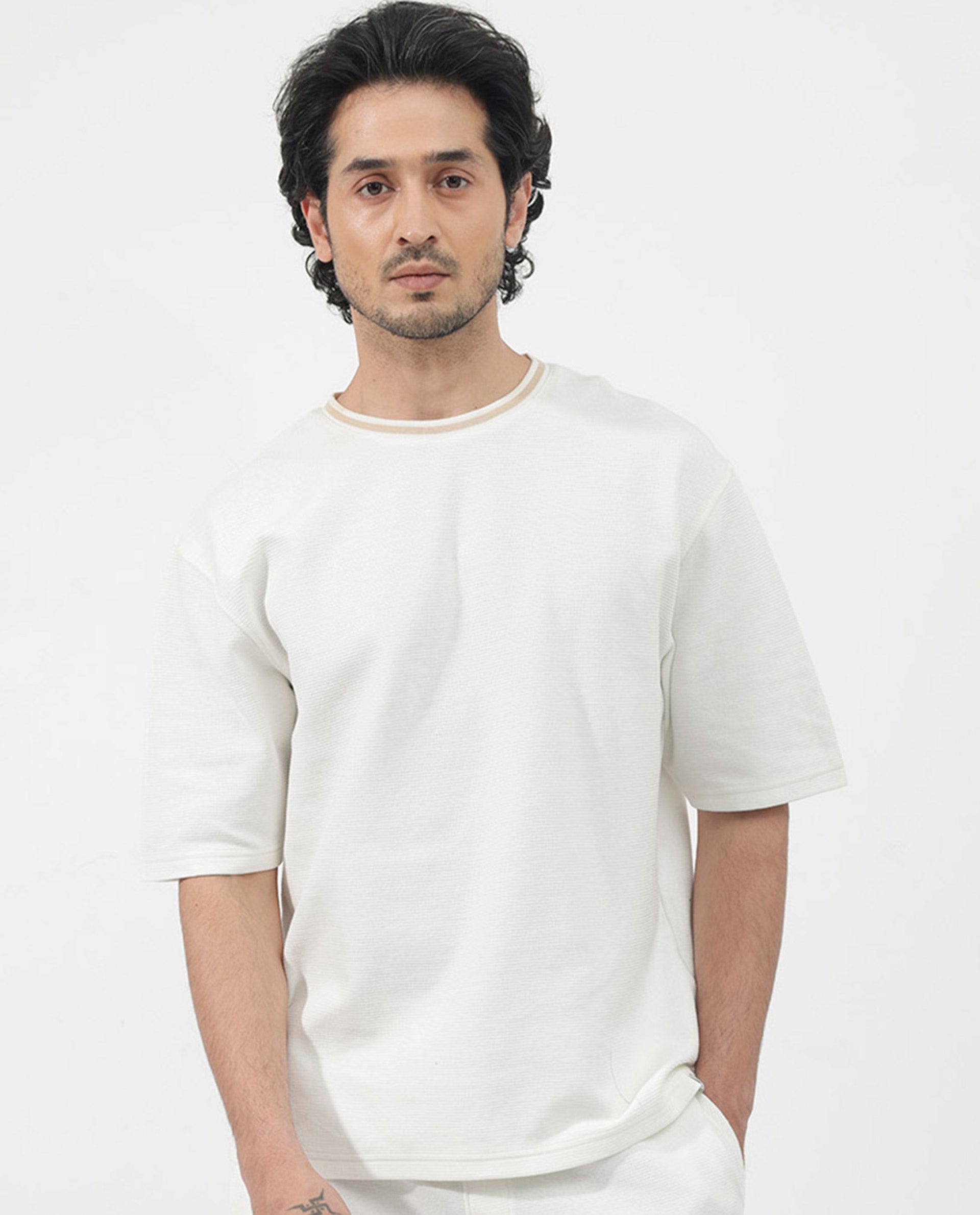 Rare Rabbit Men's Adiso-1 Off White Cotton Blend Plain Oversized Fit Half Sleeve Crew Neck T-Shirt