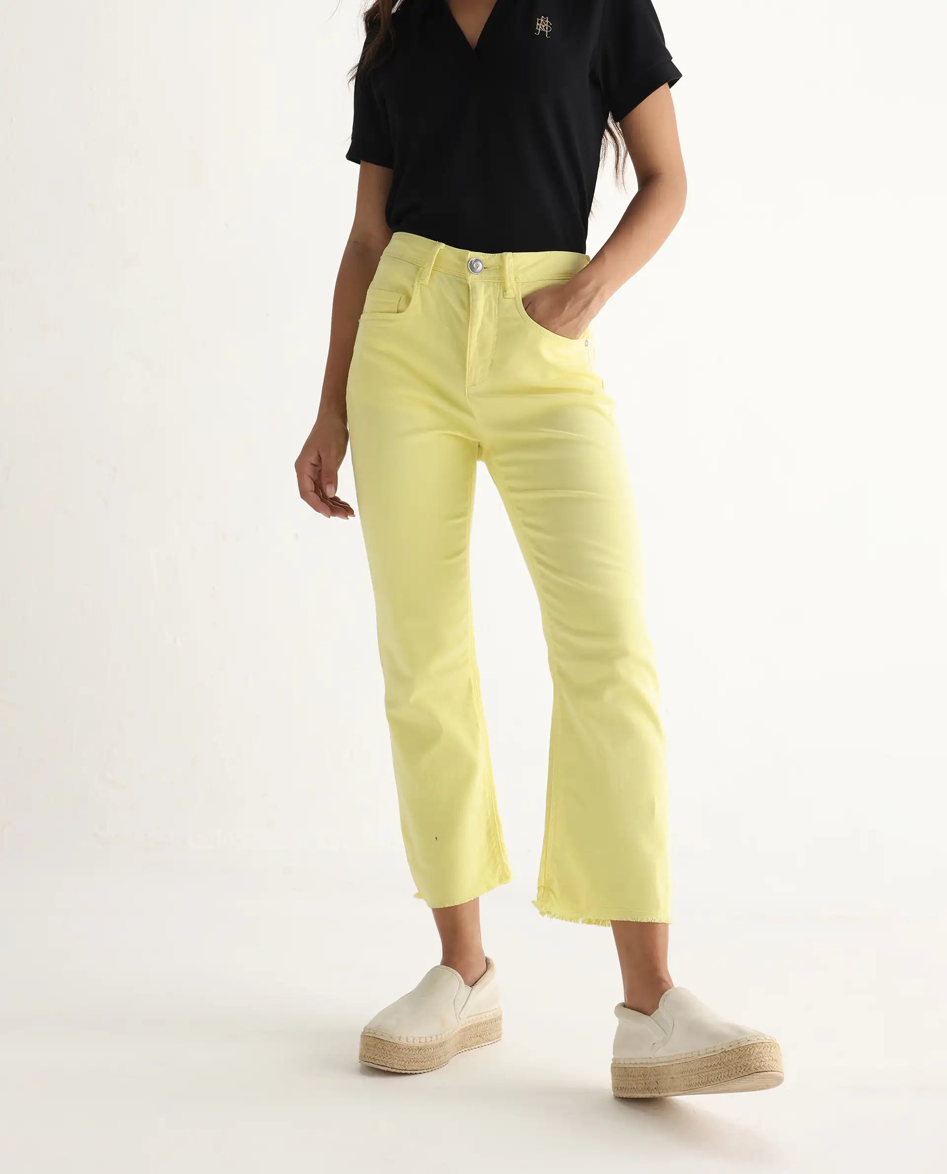 Rareism Women's Admiral Yellow Cotton Blend Plain Ankle Length Regular Fit Jeans