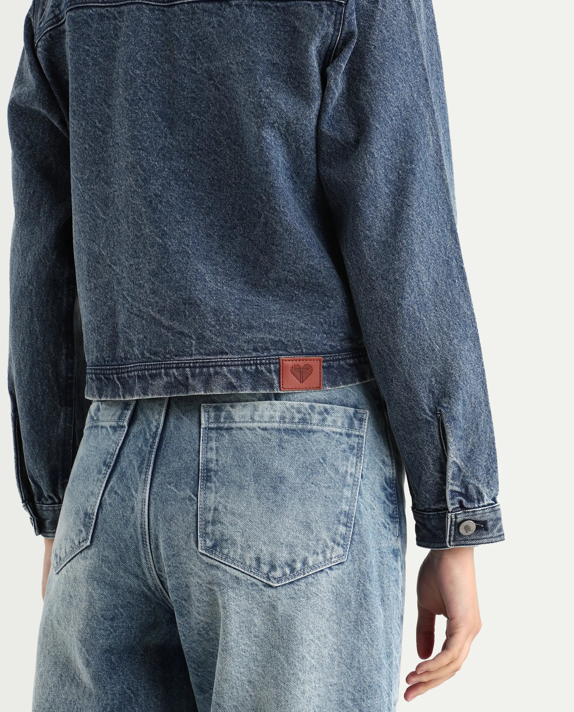 Rareism Women's Alino Blue Cotton Spread Collar Plain Cuffed Sleeve Regular Fit Jacket