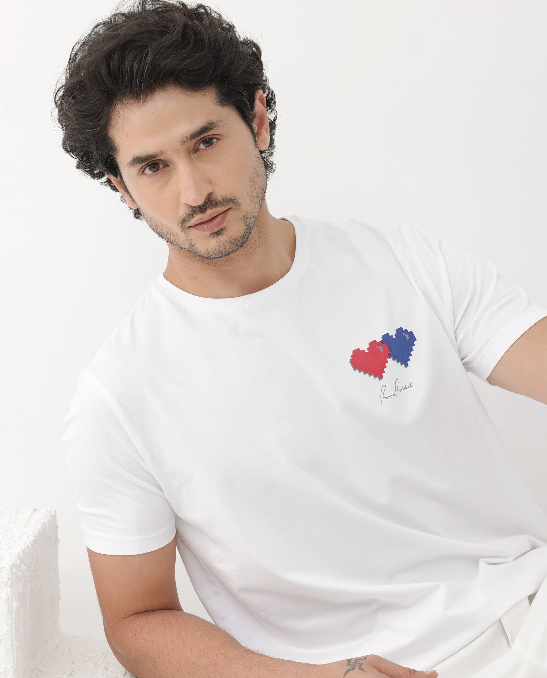 Rare Rabbit Mens Aorta-1 White Cotton Lycra Fabric Short Sleeve Skinny Fit Graphic Print T-Shirt