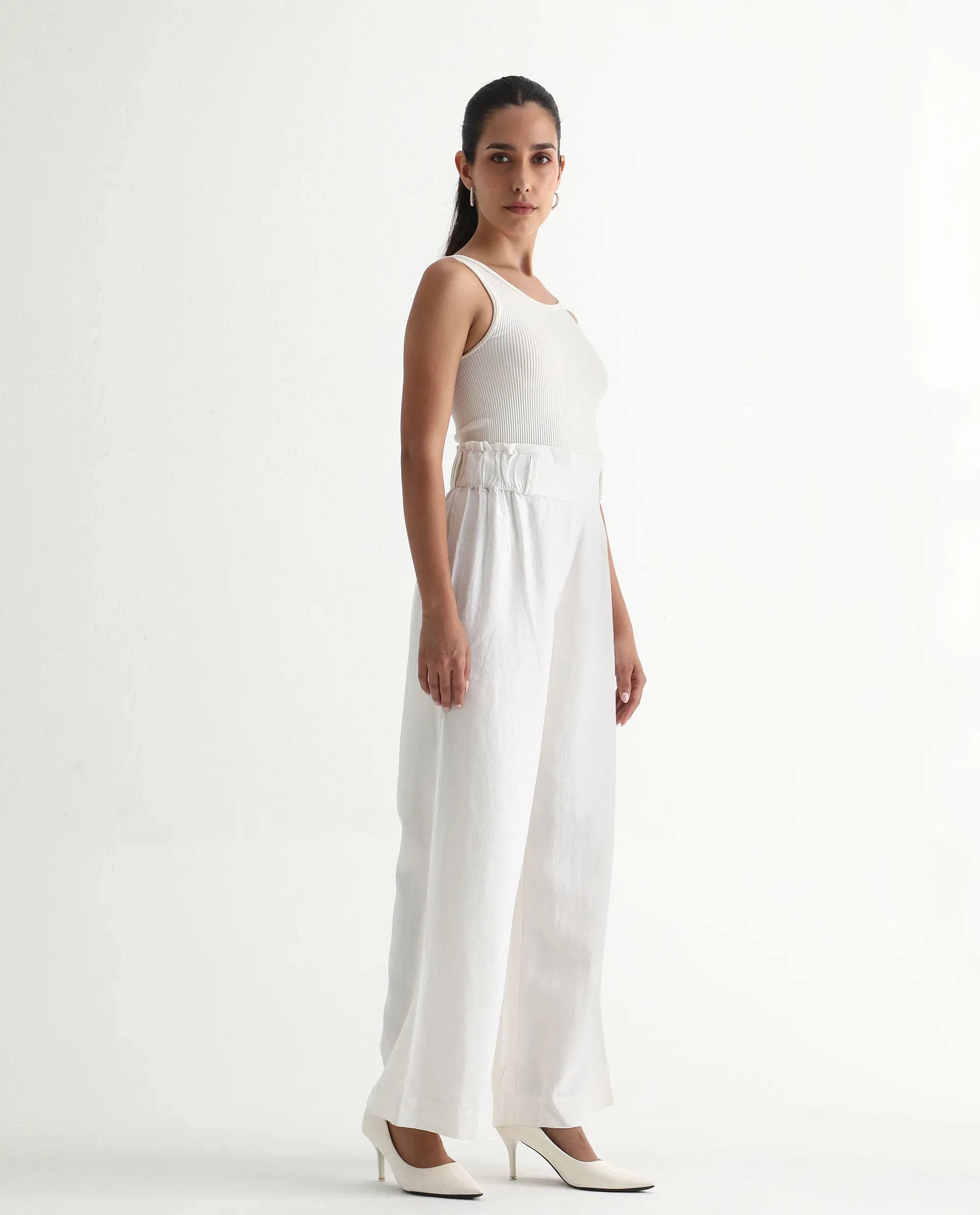 Rareism Women's Arid White Cotton Blend Plain Ankle Length Wide Trouser