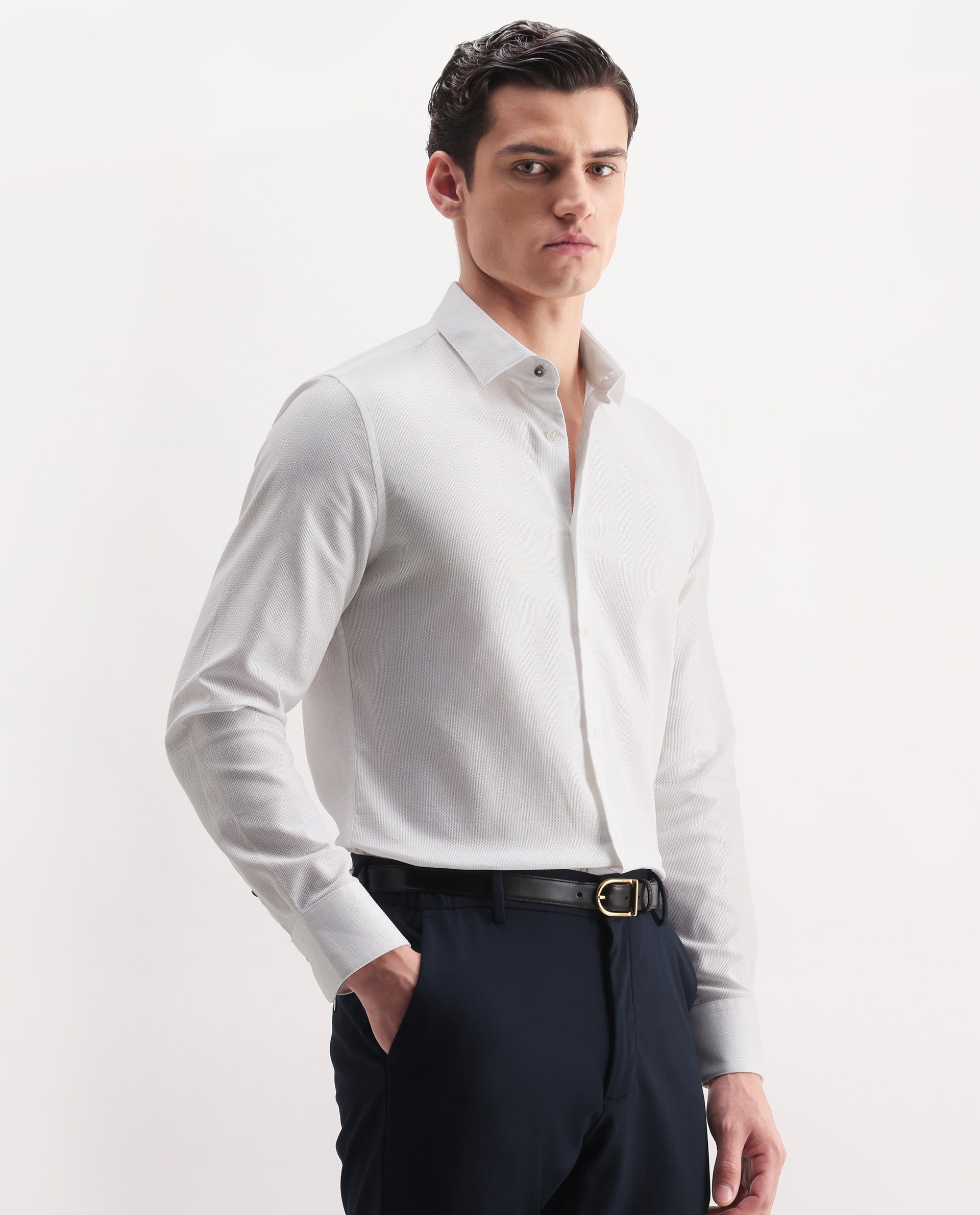 Rare Rabbit Men's Astron 25 White Cotton Blend Plain Regular Fit Full Sleeve Collared Shirt