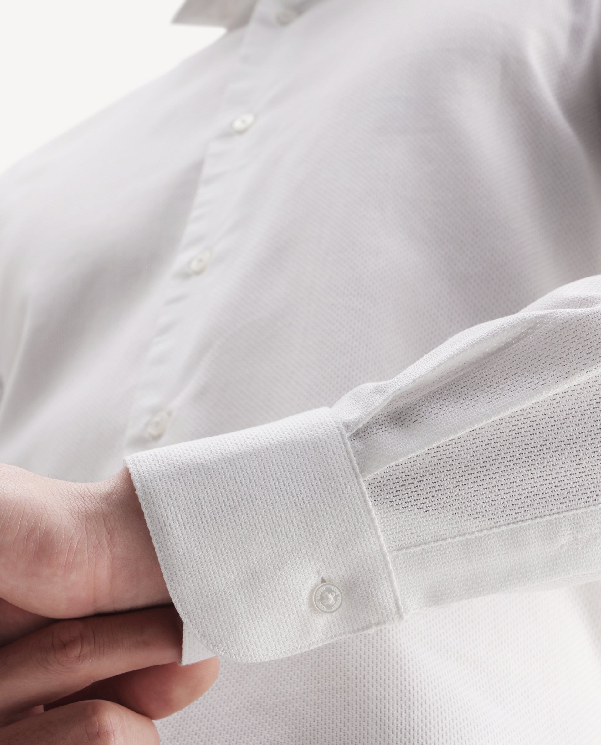 Rare Rabbit Men's Astron 25 White Cotton Blend Plain Regular Fit Full Sleeve Collared Shirt