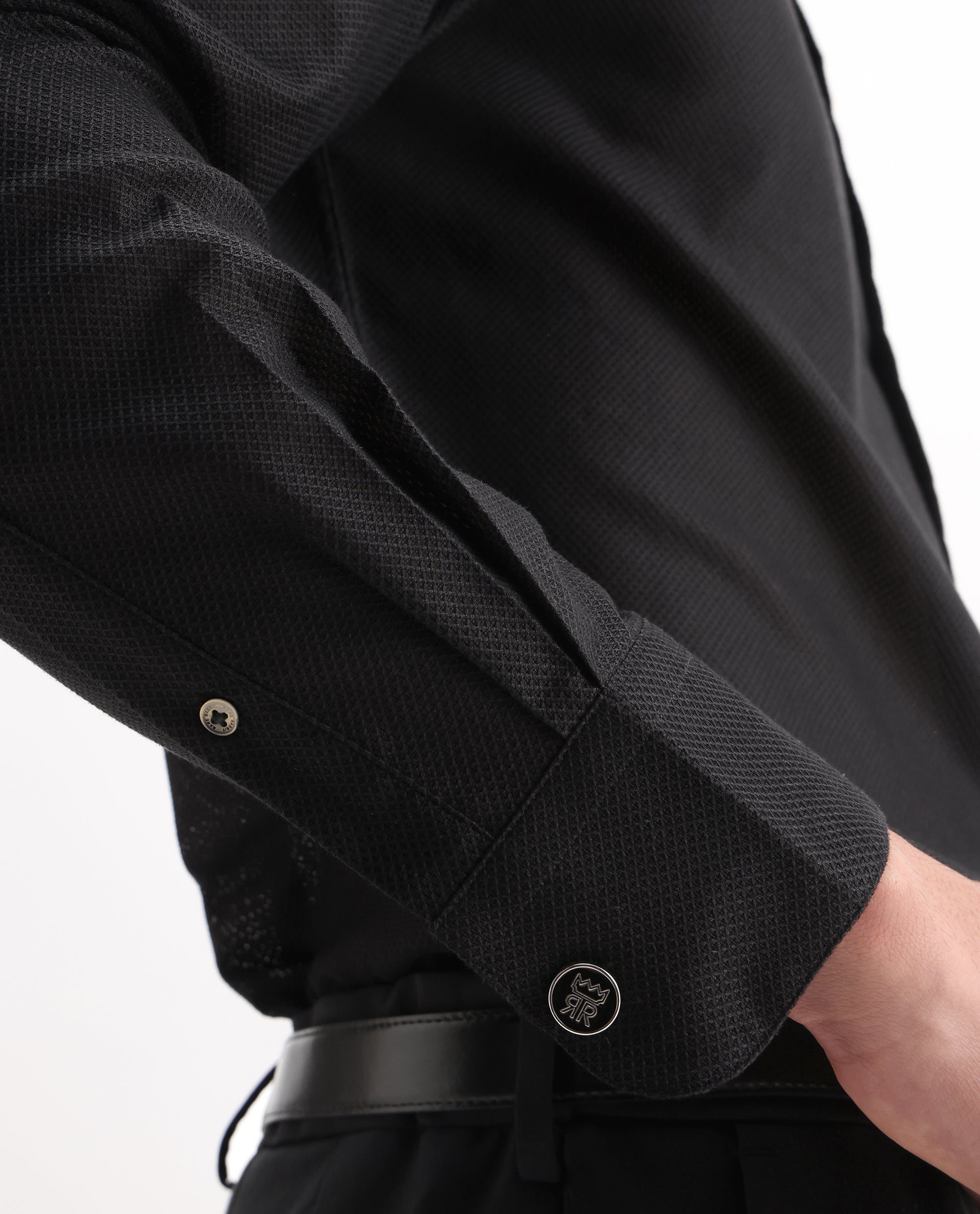 Rare Rabbit Men's Astron 25 Black Cotton Blend Plain Regular Fit Full Sleeve Collared Shirt