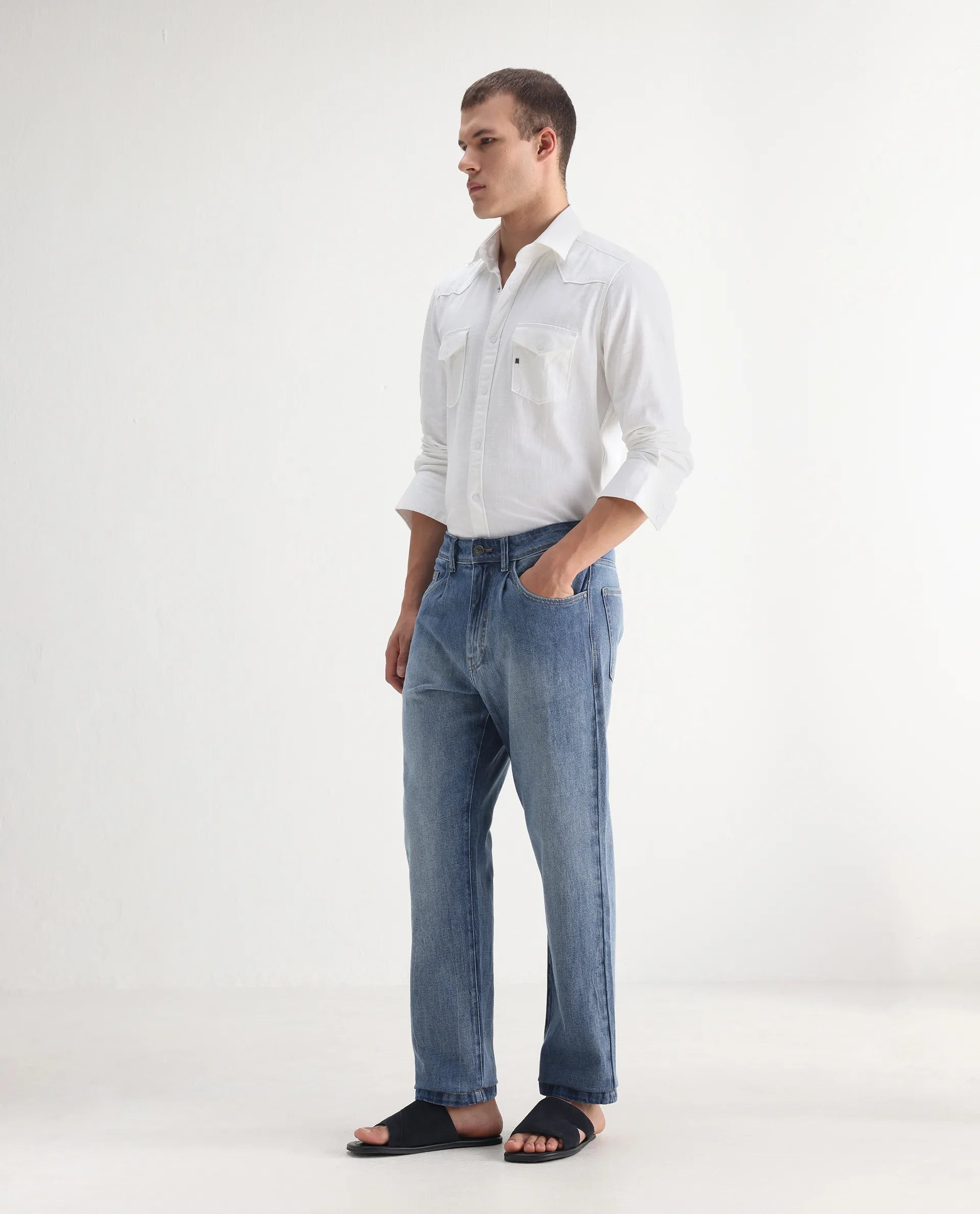 Rare Rabbit Men's Bagg-2 Blue Cotton Plain Morris Regular Fit Jeans