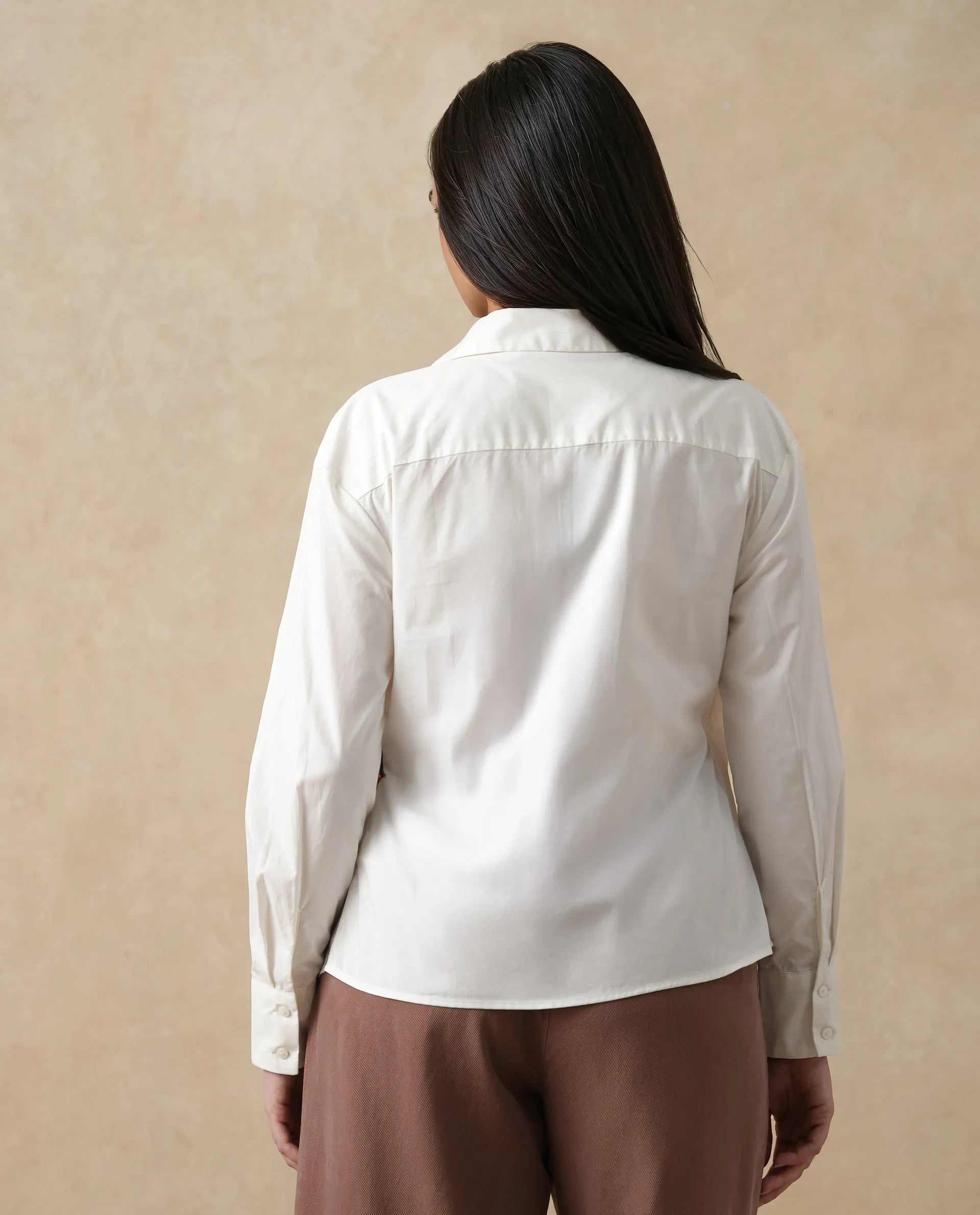 Rareism Women's Bhaleyn-T Off White Cotton Spread Collar Plain Cuffed Sleeve Relaxed Fit Shirt